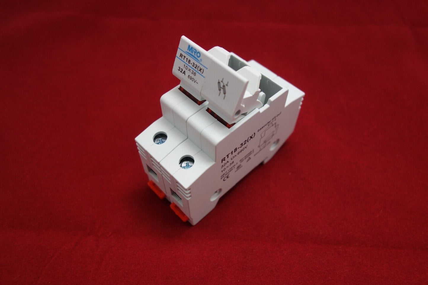 1PC 2 Poles Din Rail Mounting RT18-32 Fuse Holder for 10x38MM Fuse link