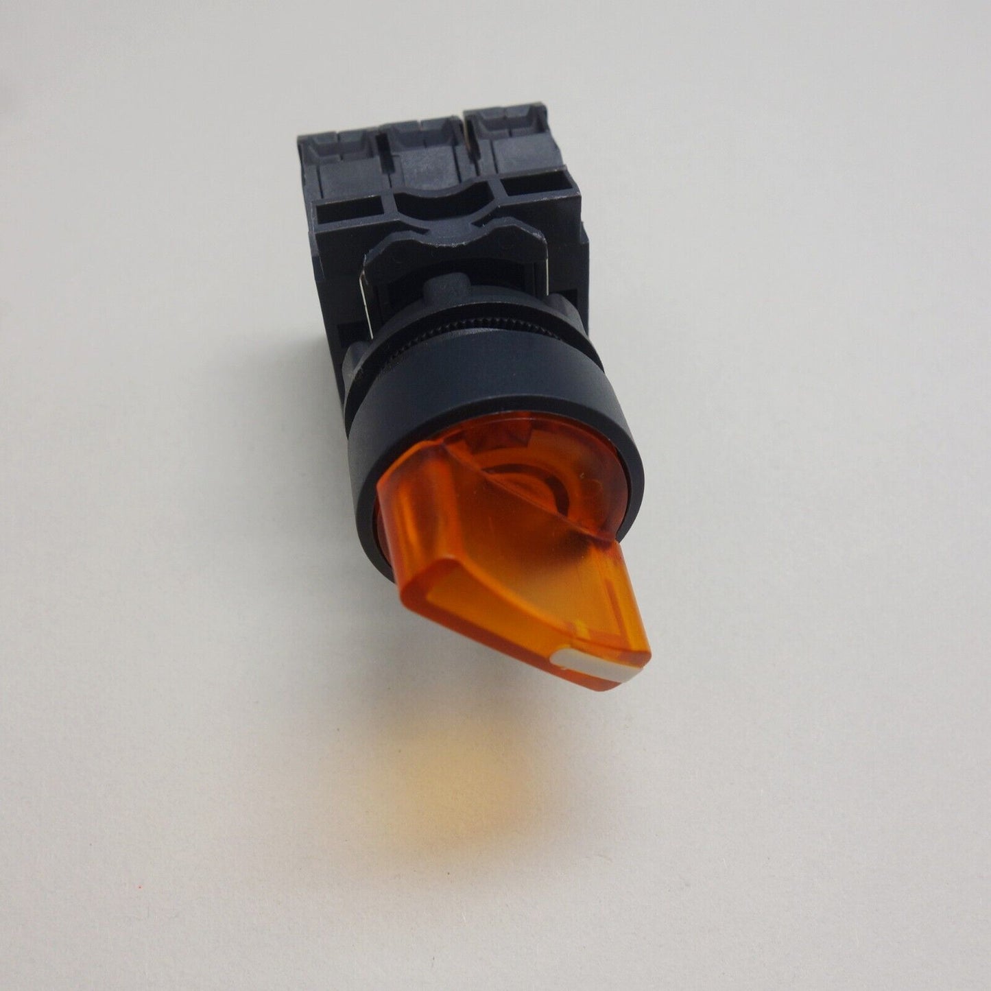 22mm ILLUMINATED Selector switch 2 Position Fits Yellow XB5AK125G5 120V Maintain