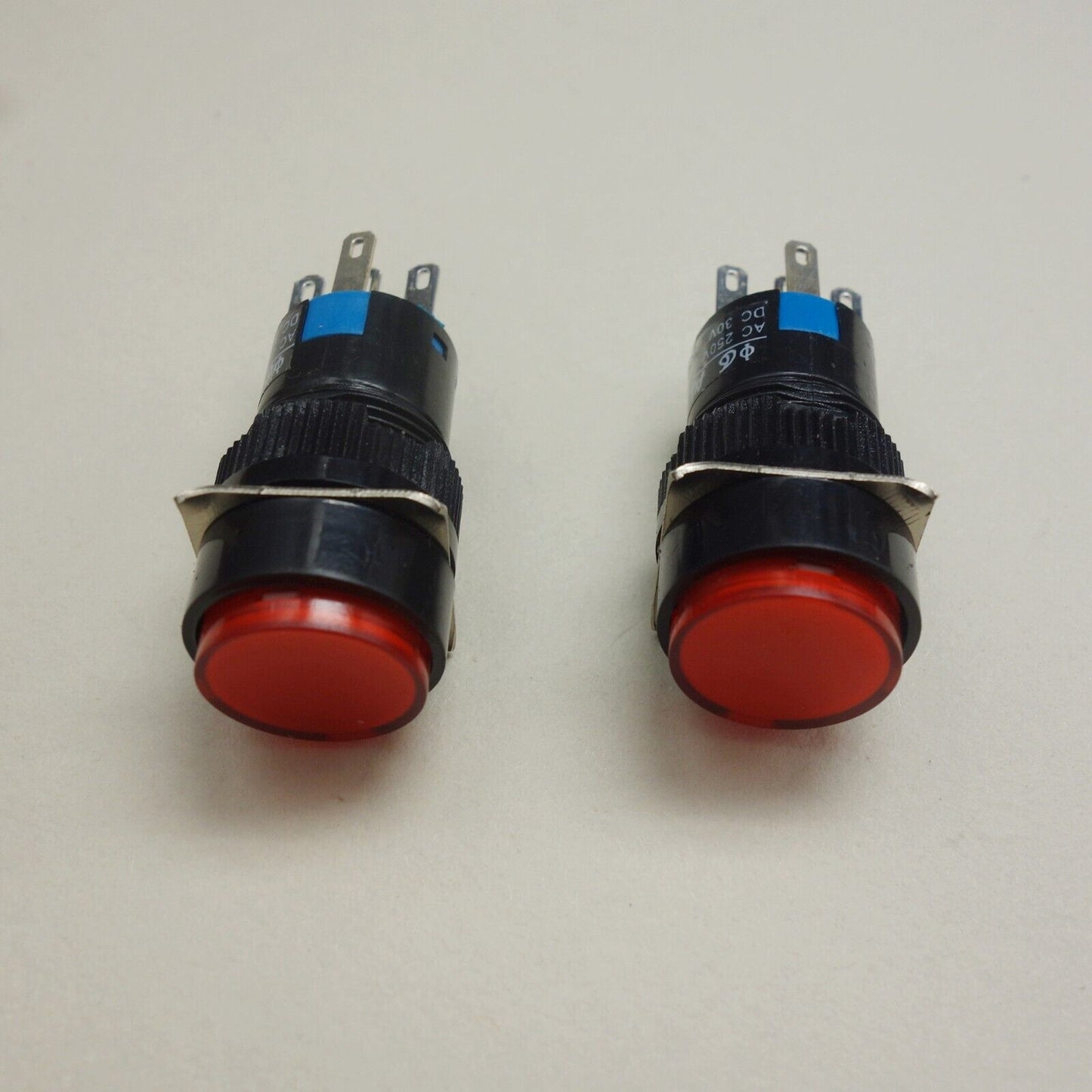 2PCS 16MM RED LED ILLUMINATED ROUND Latching PUSH BUTTON 2NO/2NC 2POLES LA39