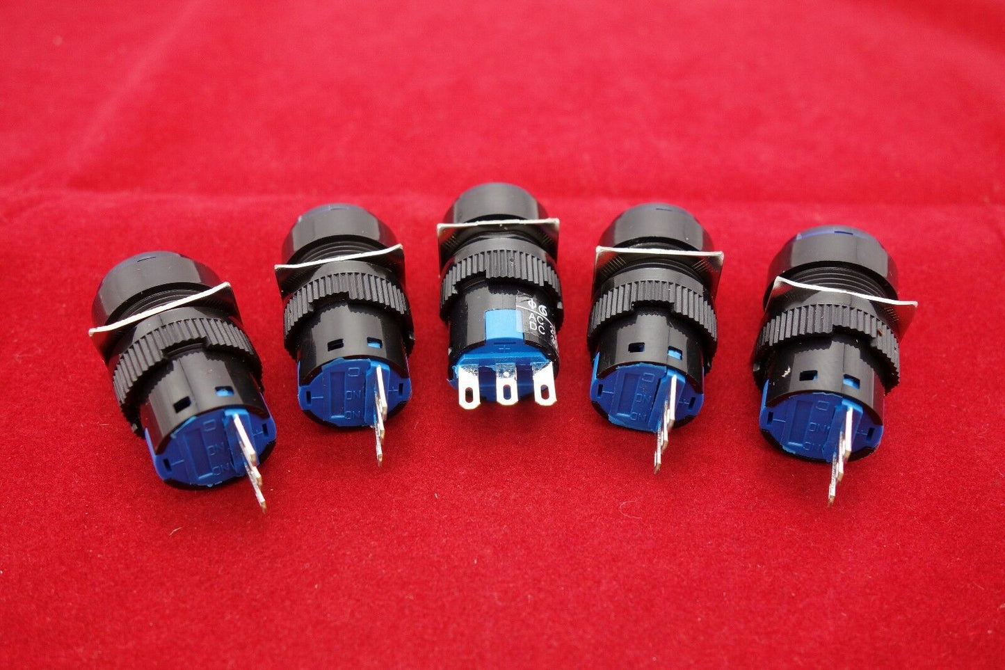 5PCS 16MM Blue ROUND Maintained Latching PUSH BUTTON SWITCH 3 PINS 250V 3A