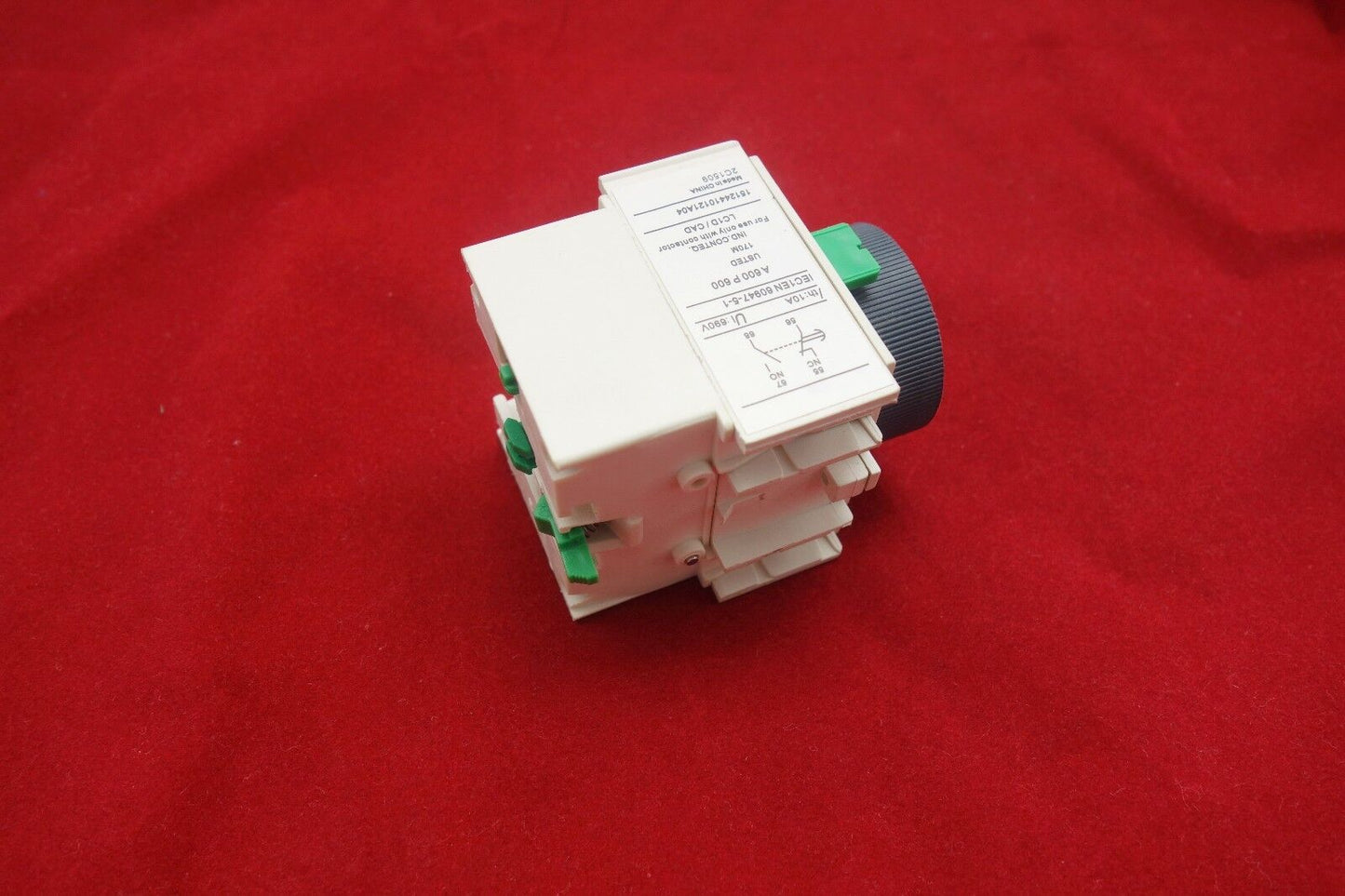 1PC LA2-DT0 ON Delay timer 0.1-3S use to LC1-D AC Contactor