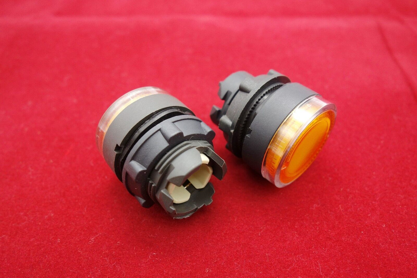 2PC 22MM PUSHBUTTON SWITCH HEAD FITS ZB5AW353 Yellow for XB5AW35 Parts
