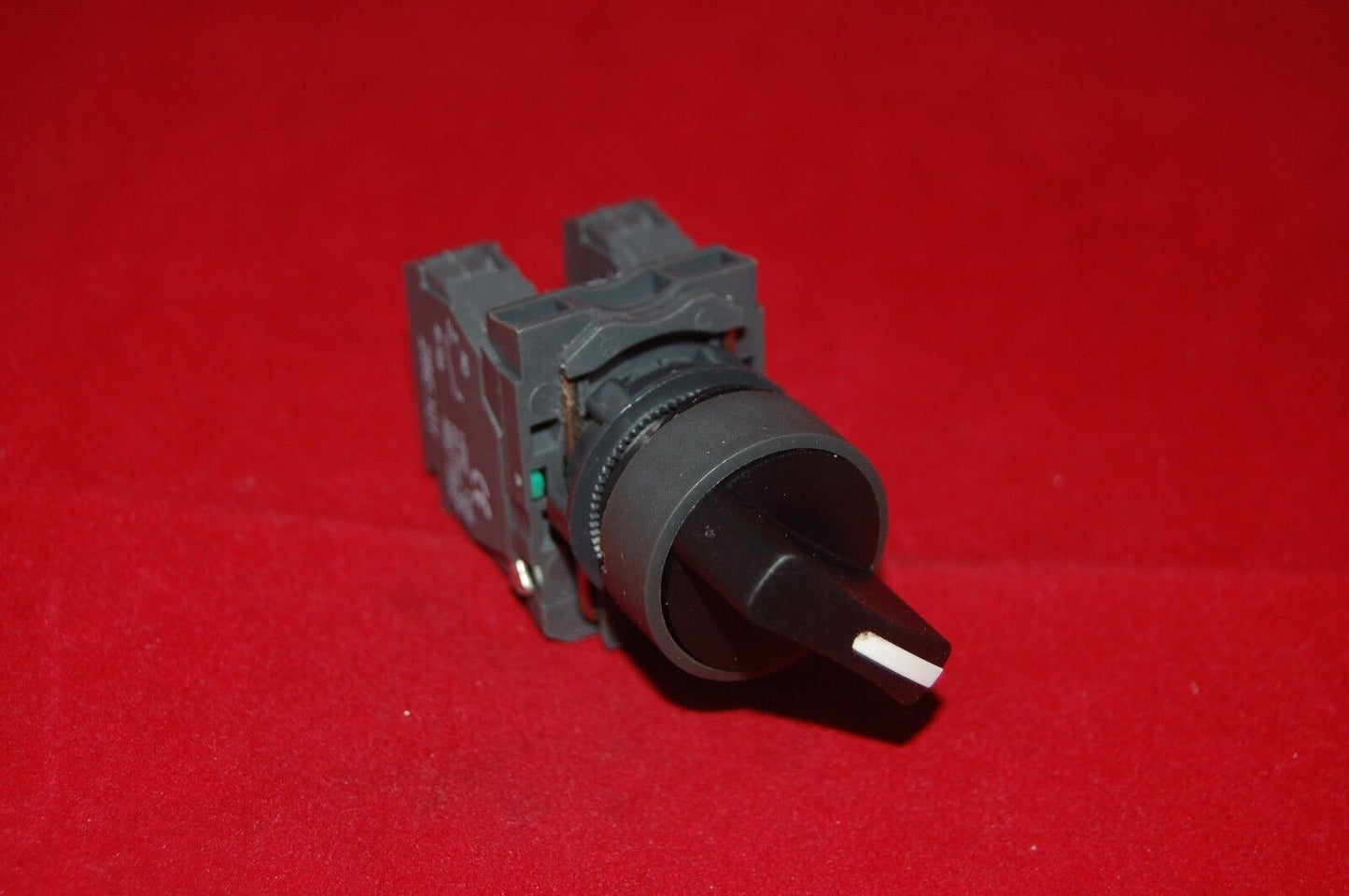 1PC 22mm Selector switch 3 Position Fits XB5AD33 2N/O STAY PUT