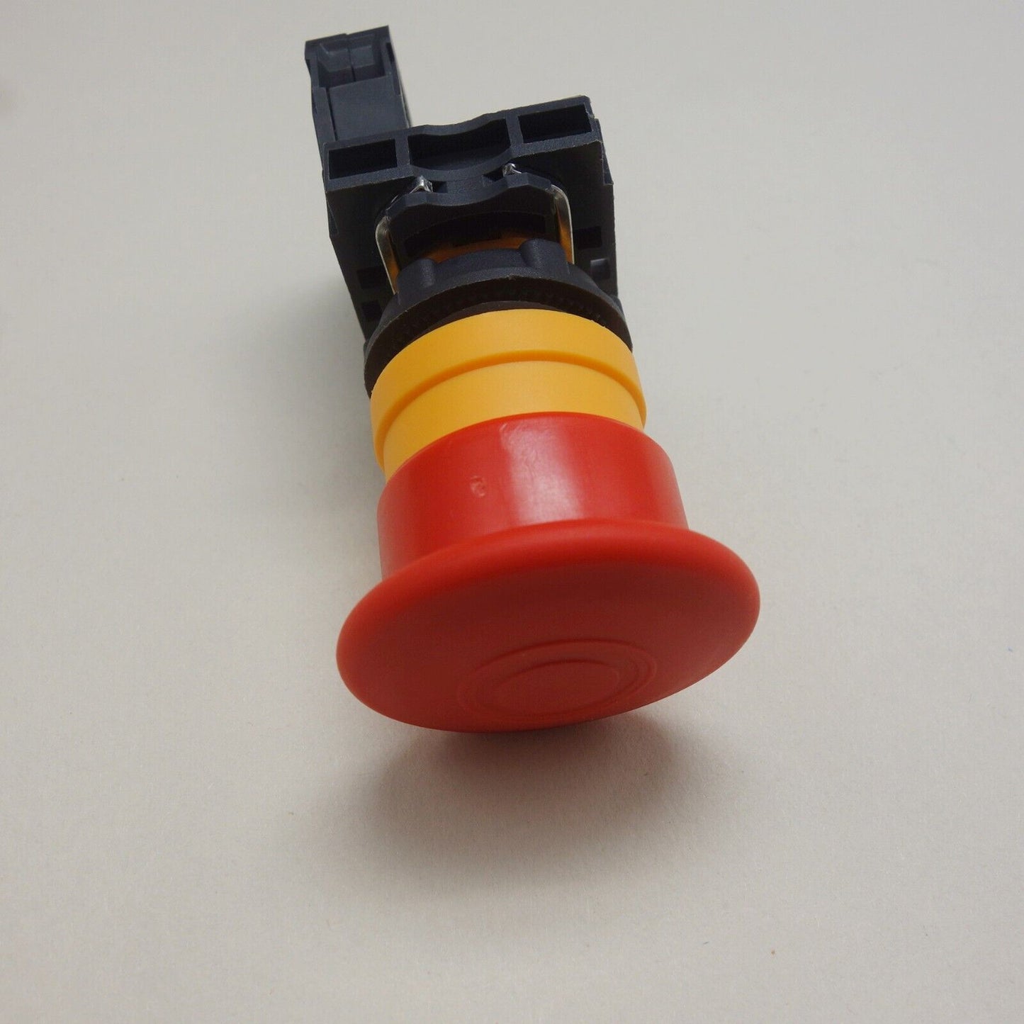 1PC Emergency Push-pull 40mm Mushroom pushbutton Fits XB5AT42 yellow boday