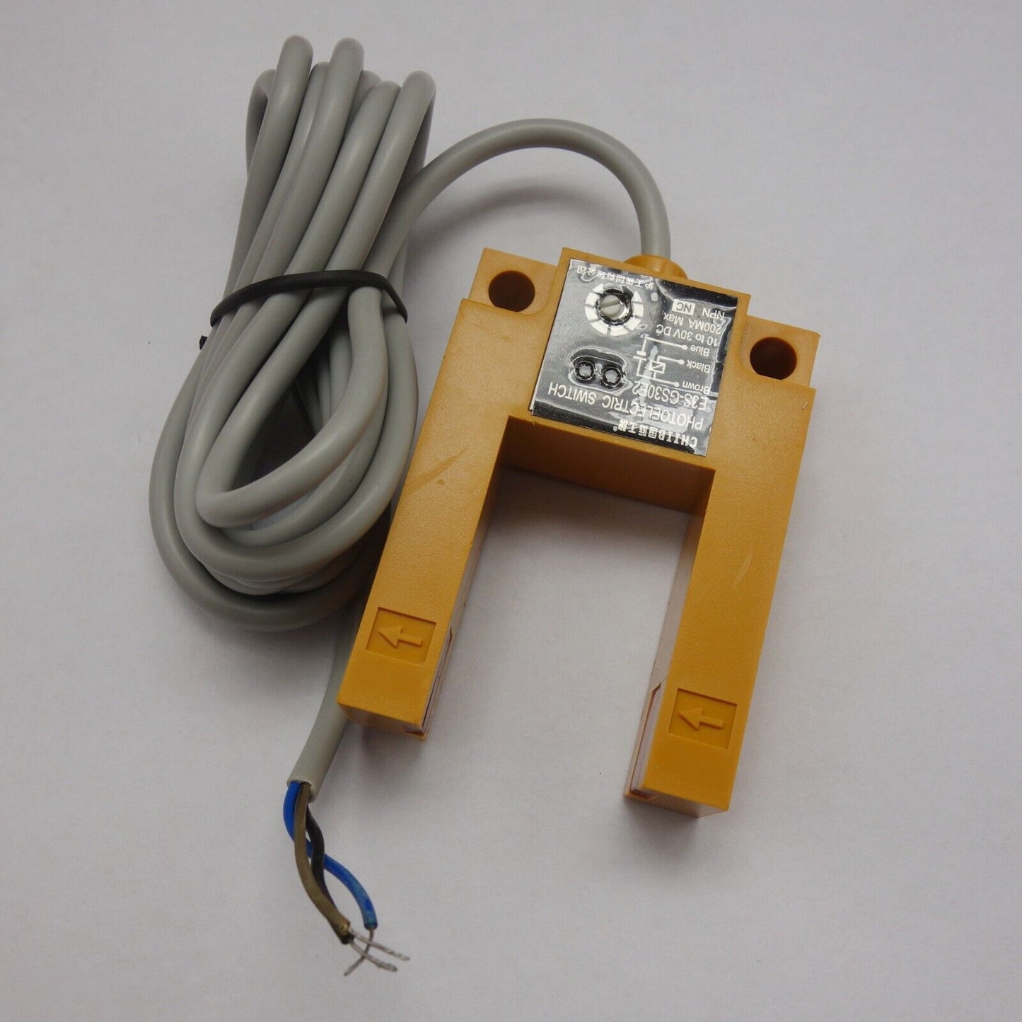 1 PC E3S-GS30E2 Slot Type photoelectric switch NPN NC Groove type