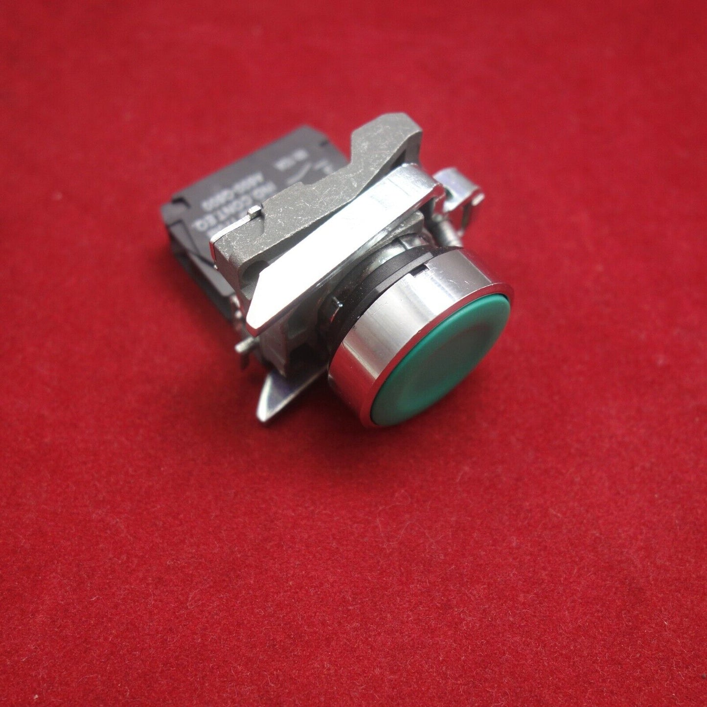 1PC 22MM FLUSH Metal PUSHBUTTON SWITCH FITS GREEN XB4-BA31 1N/O Momentary