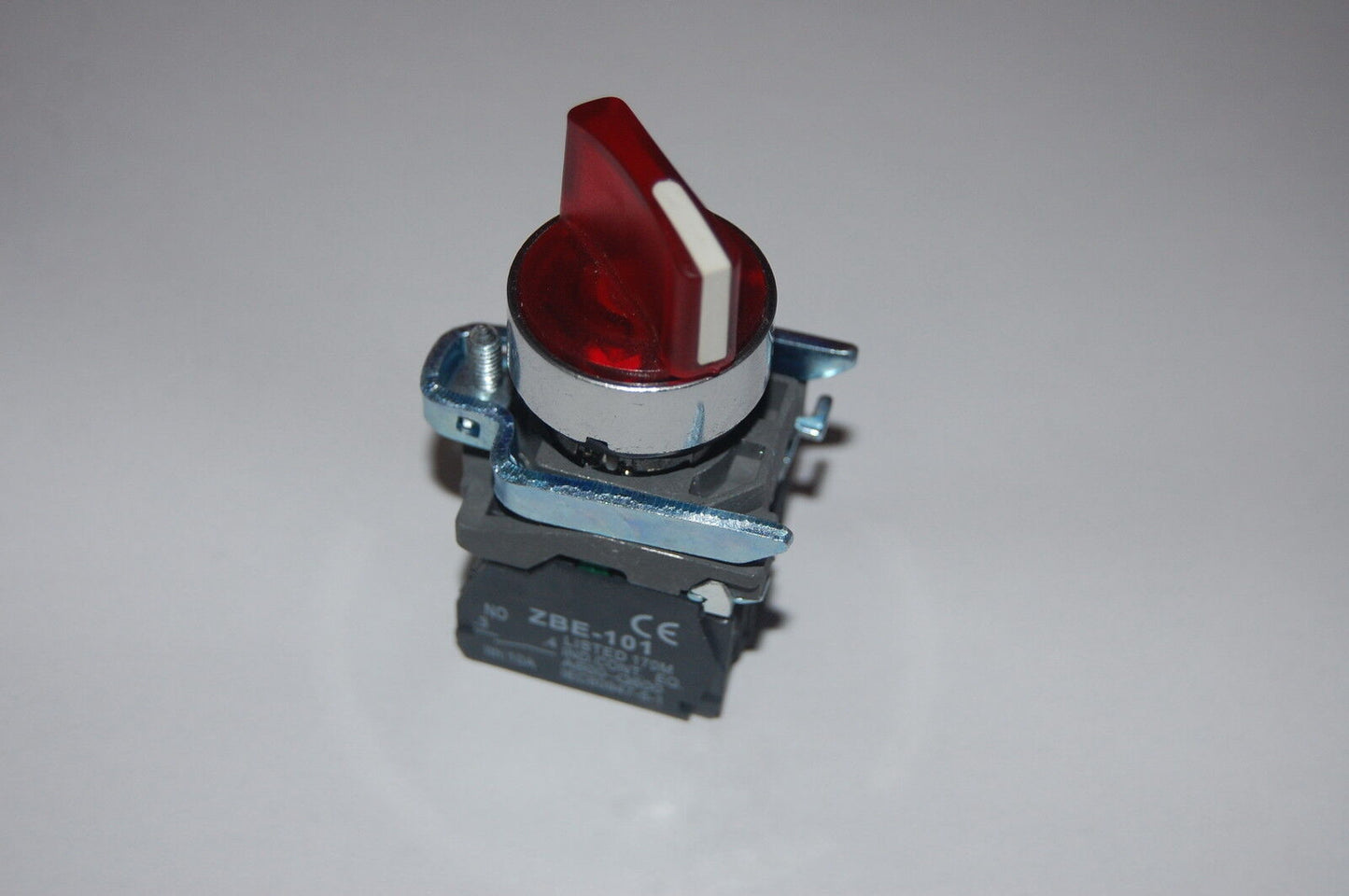 1PC 22mm ILLUMINATED RED Select switch 2 Position Maintained Fits XB4BK124B5