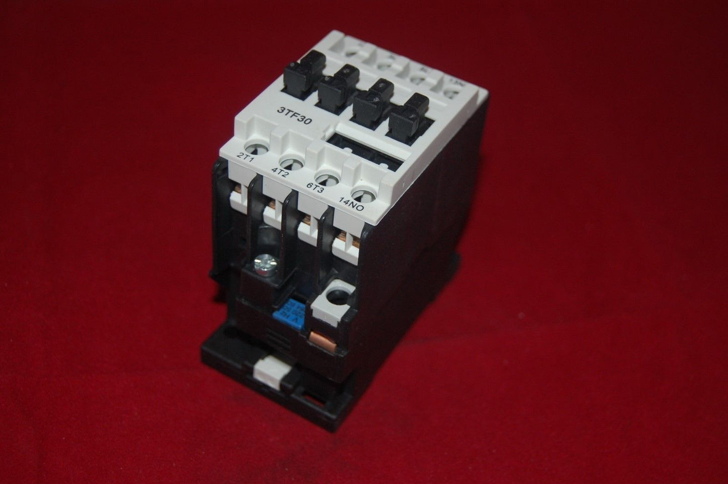 1pc New FITS 3TF30 10 AC CONTACTOR 9A COIL 110V AC 50/60HZ