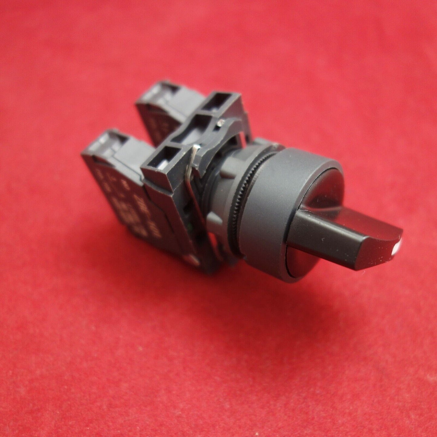 1PC 22mm Selector switch 3 Position Fits XB5AD33 2N/O STAY PUT