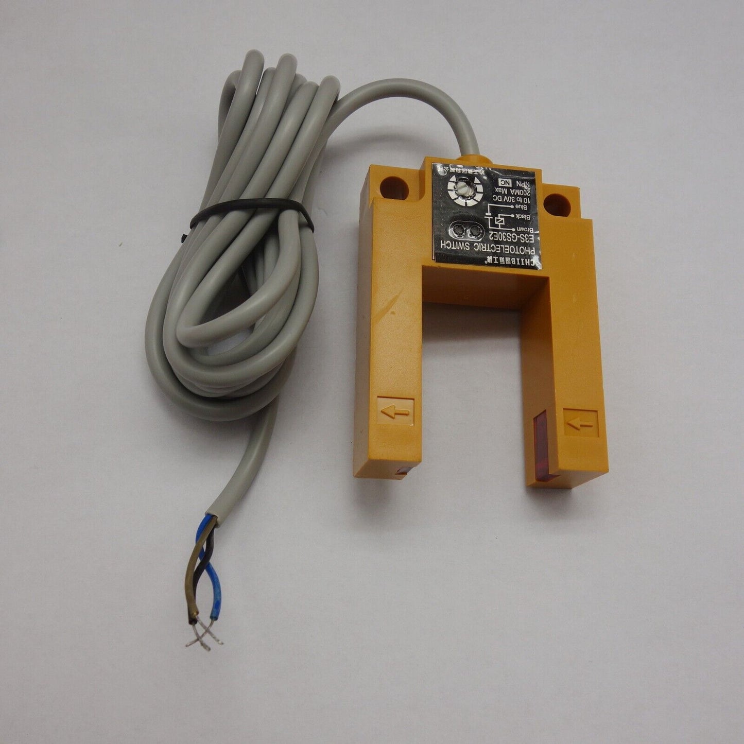 1 PC E3S-GS30E2 Slot Type photoelectric switch NPN NC Groove type