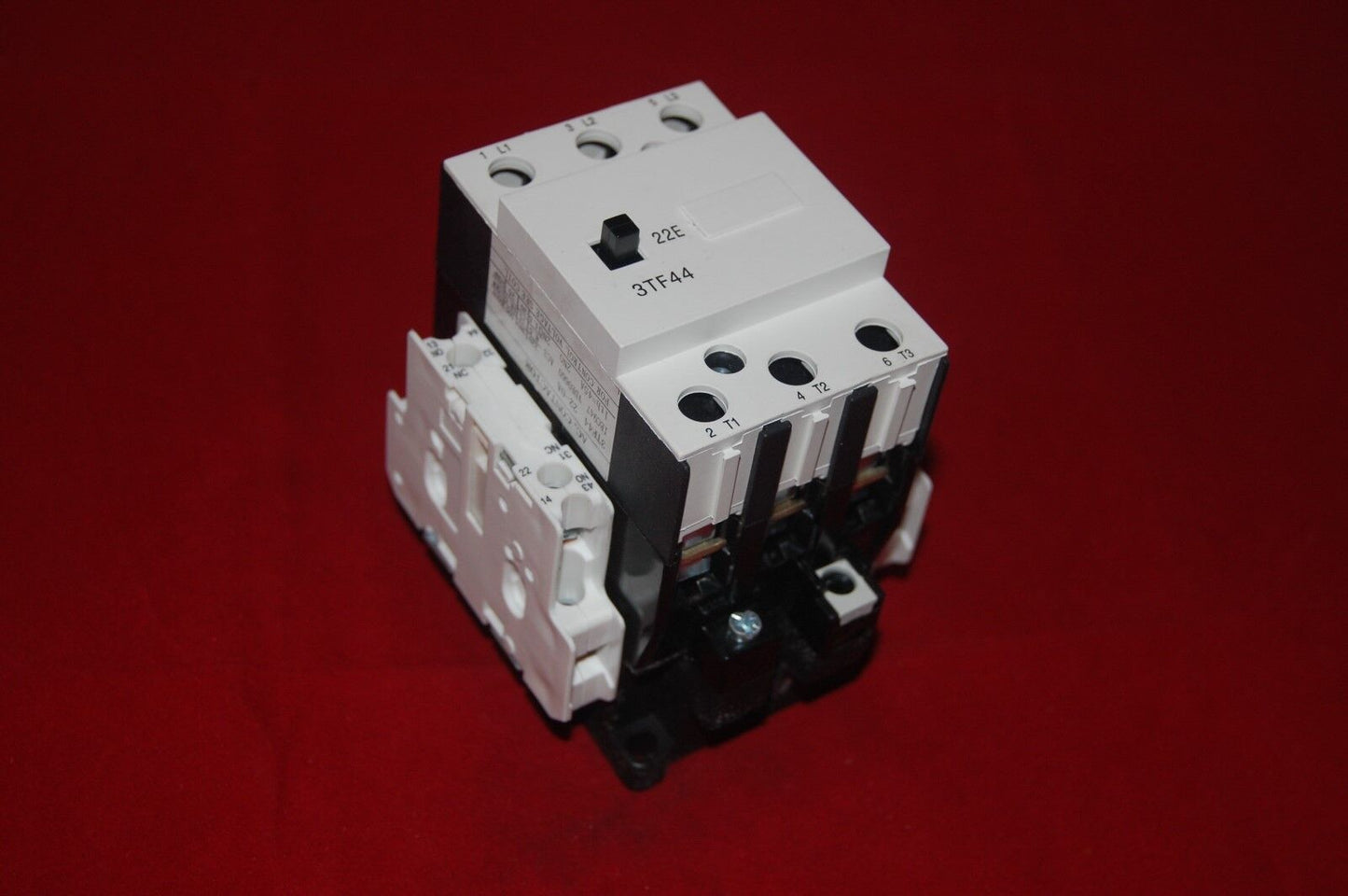 1pc New FITS 3TF44 22 AC CONTACTOR 32A COIL 24V AC 50/60HZ