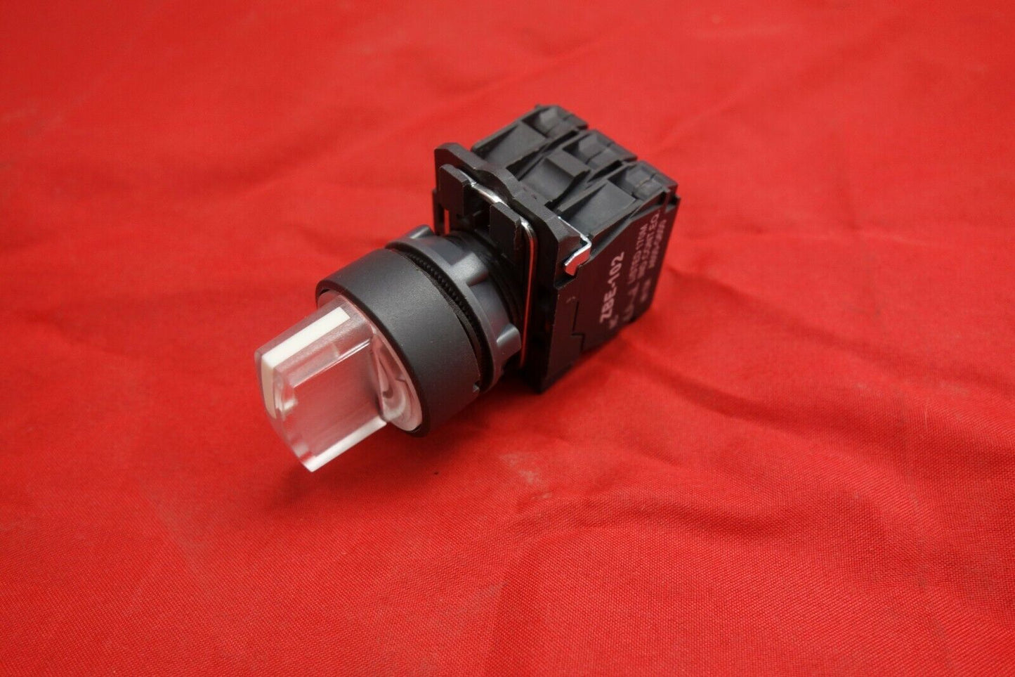 22mm ILLUMINATED Selector switch 3 Position Fits White XB5AK131M5 220V Maintain