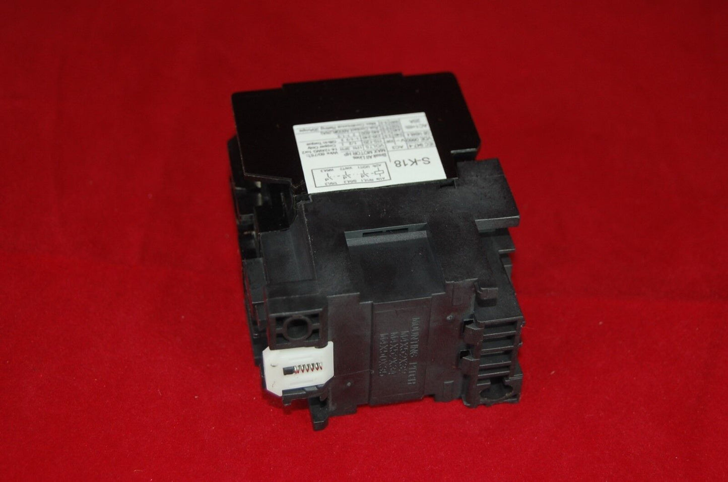 ONE NEW FITS S-K18 AC CONTACTOR 22A COIL 380 AC 50/60HZ
