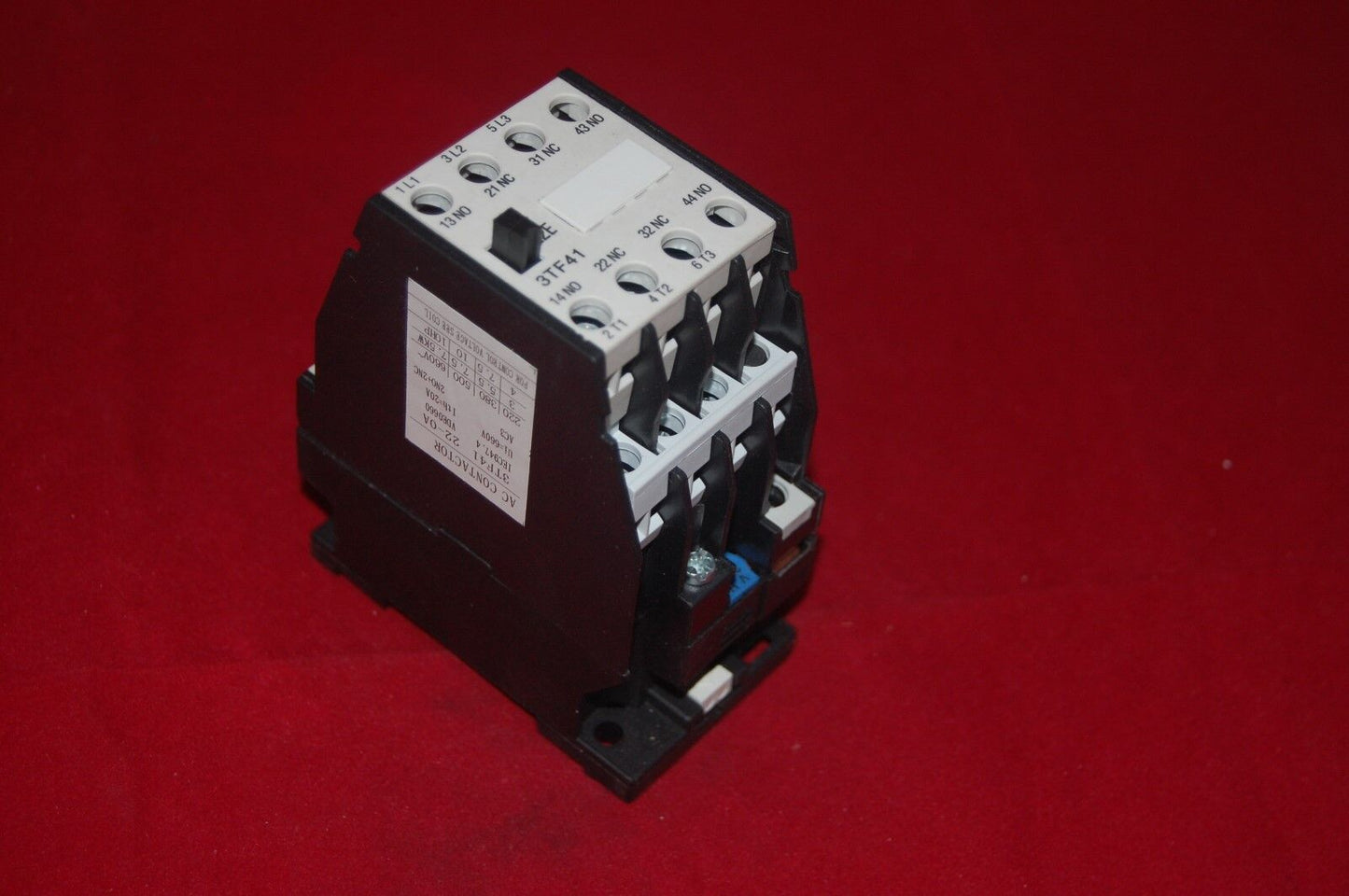 1pc New FITS 3TF41 22 AC CONTACTOR 12A COIL 24V AC 50/60HZ