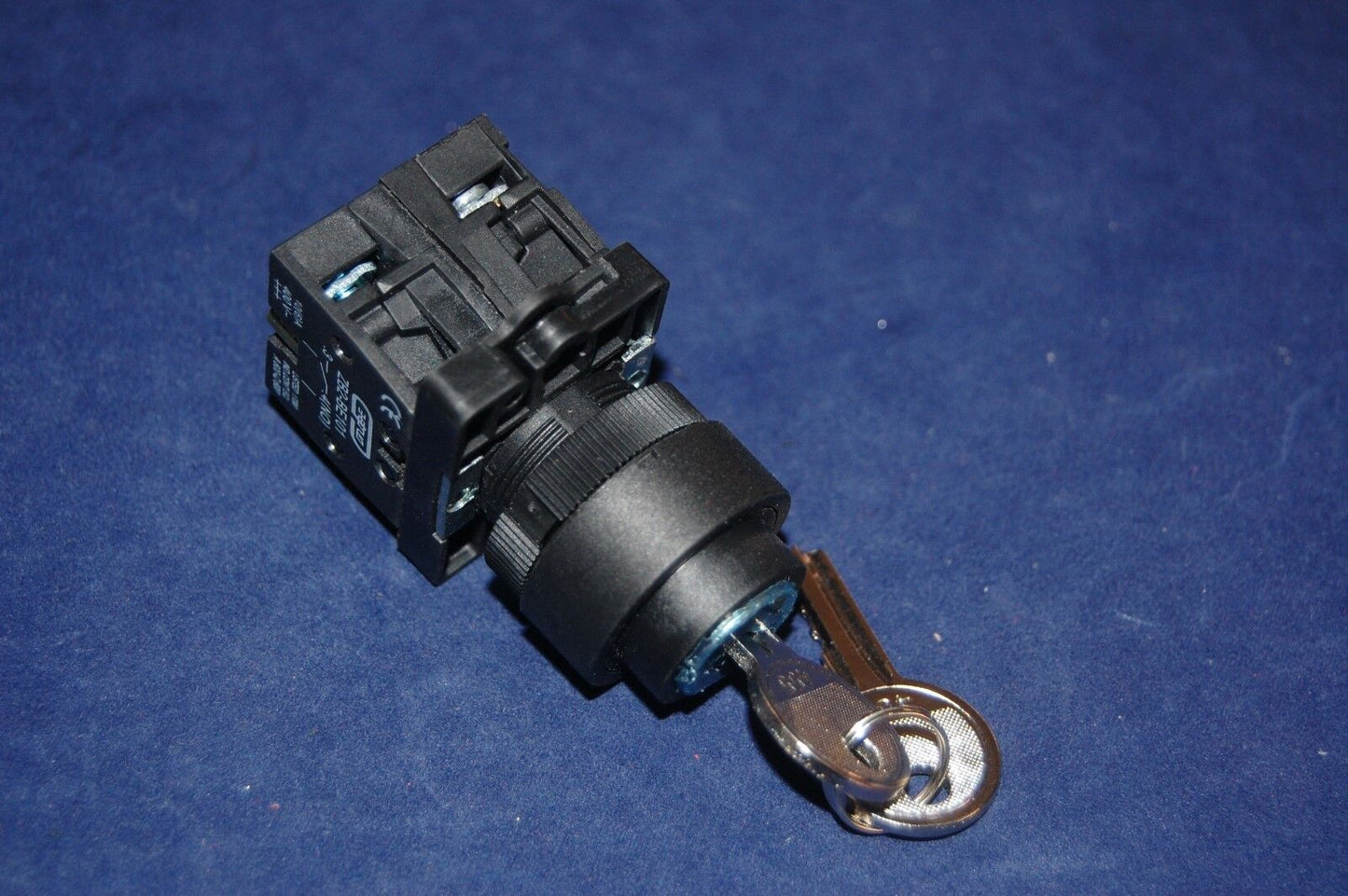 1PC FITS XB2 EG33 22MM 3 Positions Maintained Key Select Selector Switch 2NO