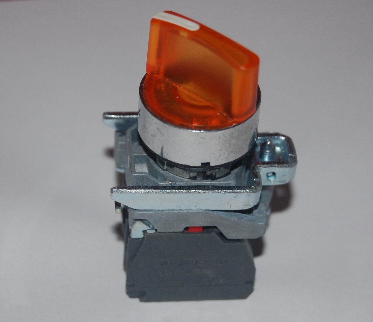 22mm ILLUMINATED Select switch 3 Position Fits Orange XB4BK135G5 120V Maintained