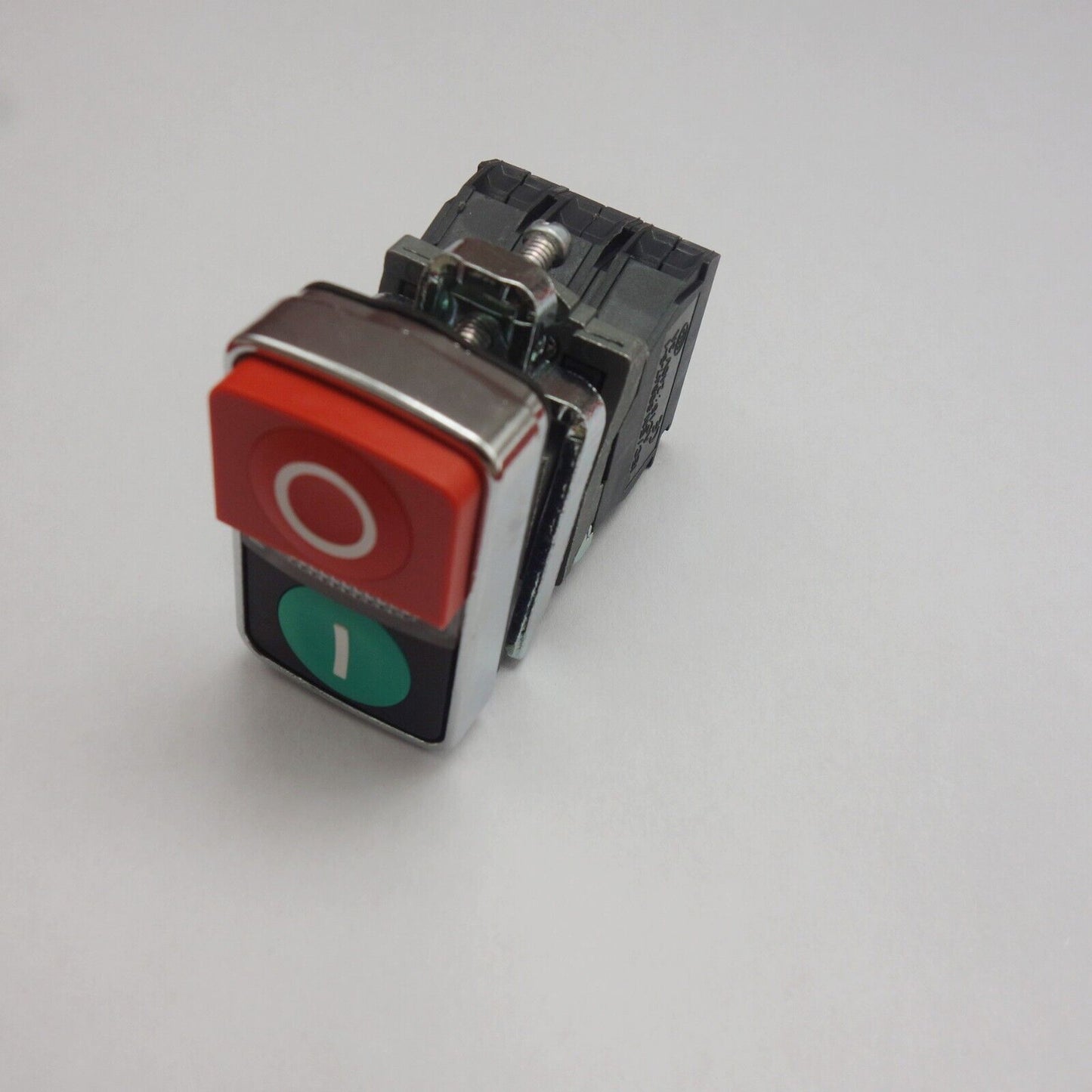Double-headed pushbutton Fits XB4BW73731B5 Green flush, Red extended, Middle LED