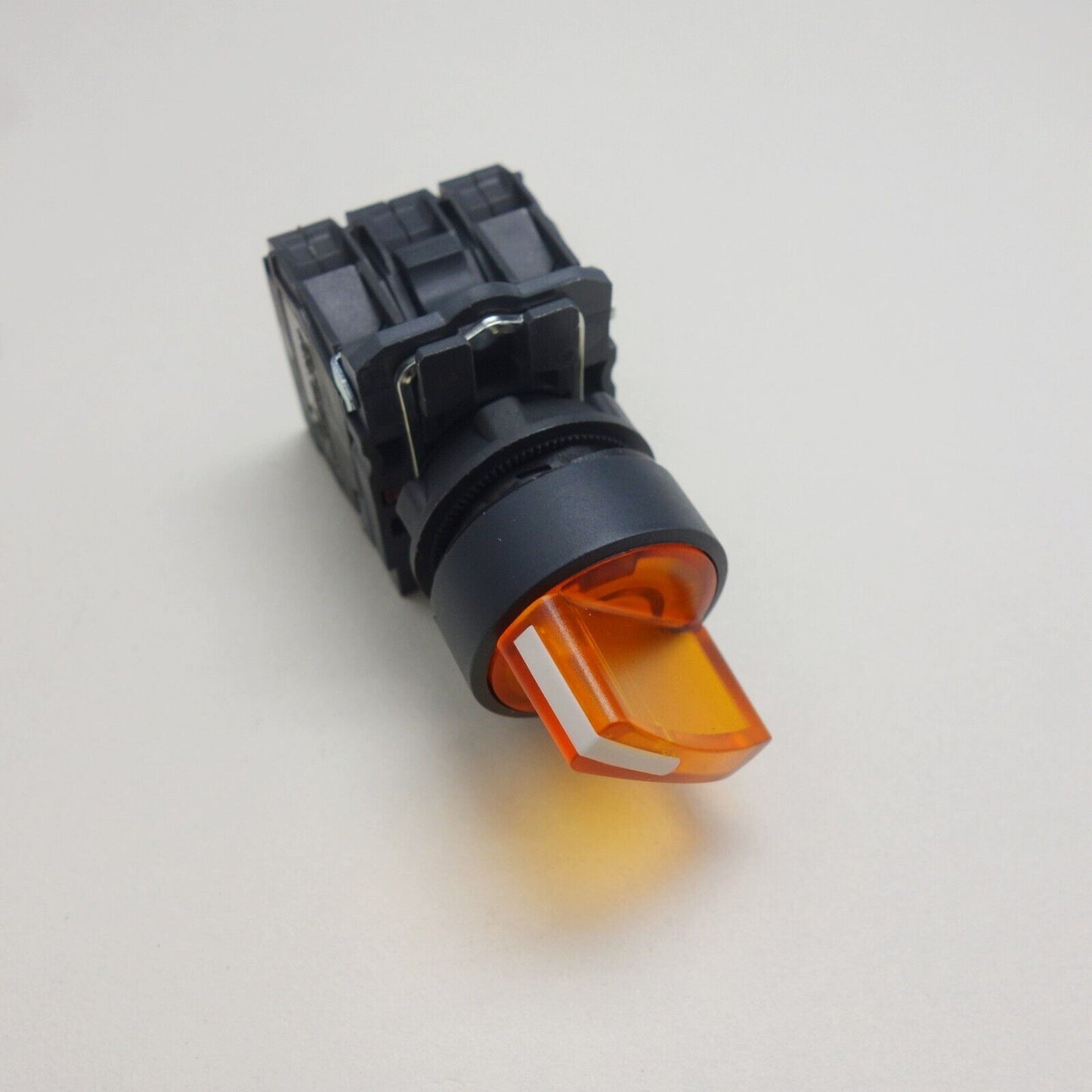 22mm ILLUMINATED Selector switch 3 Position Fits Yellow XB5AK135G5 120V Maintain