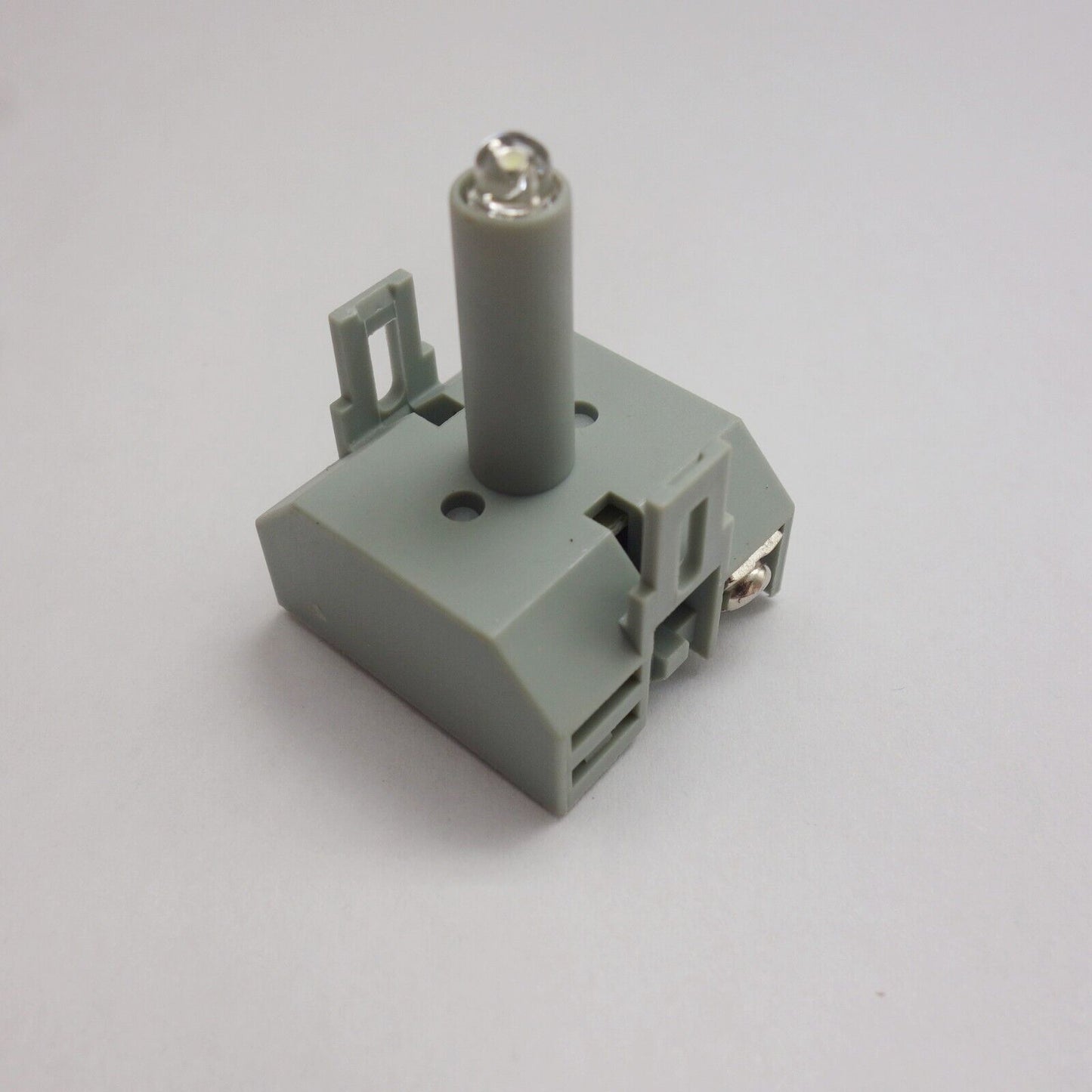 2PCS Lamp Holder LED light block D/W26 White Color 110V AC/DC use for LA38 LA39