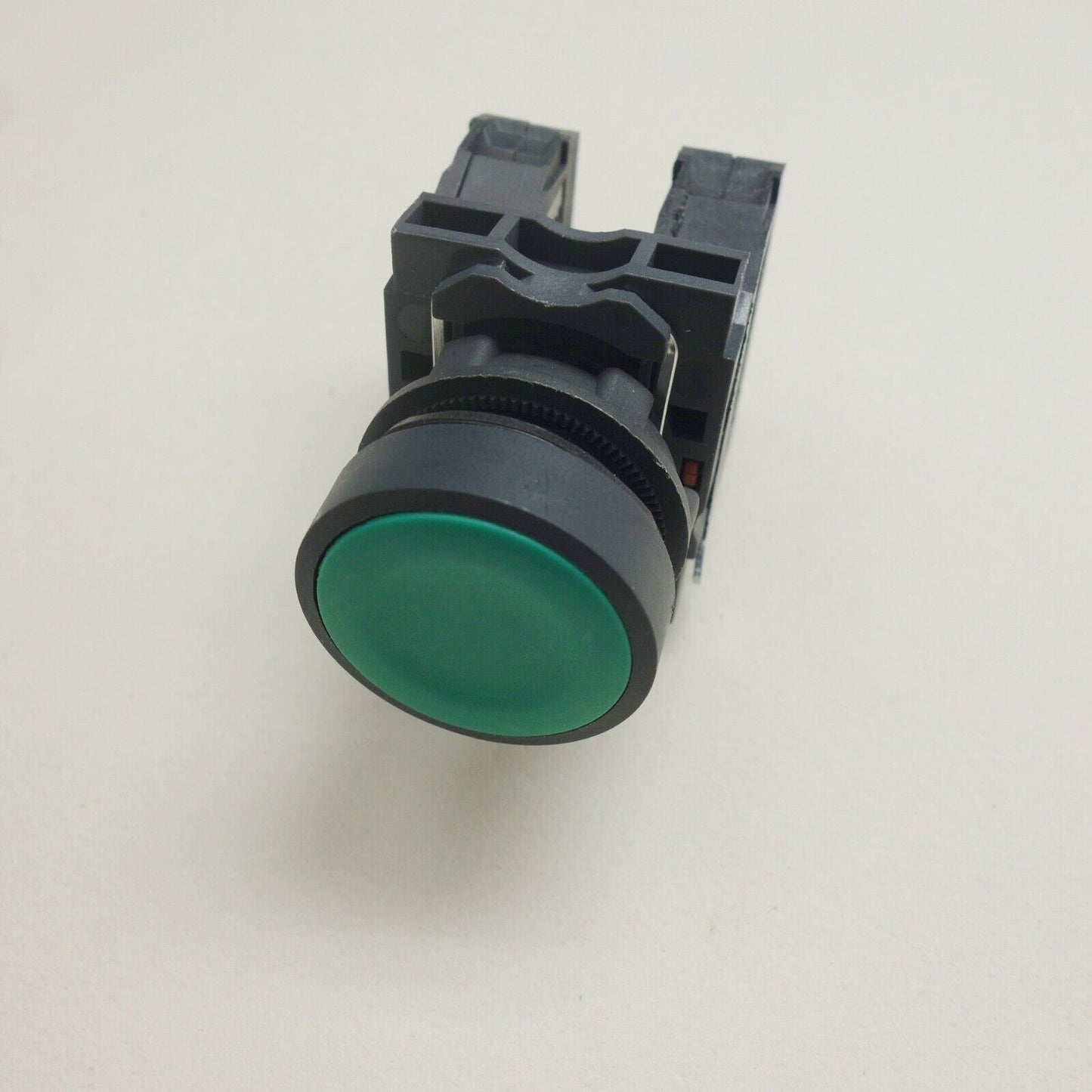 2PCS 22MM PUSHBUTTON SWITCH FITS XB5AA35 GREEN 1NO/1NC SPRING Return flush push