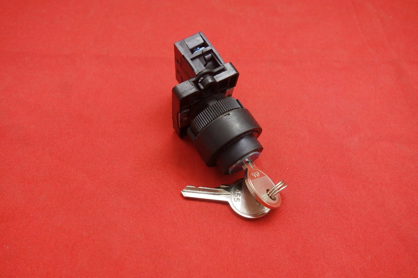 1PC FITS XB2 EG41 22MM 1NO 2 Positions Latching Key Select Selector Switch