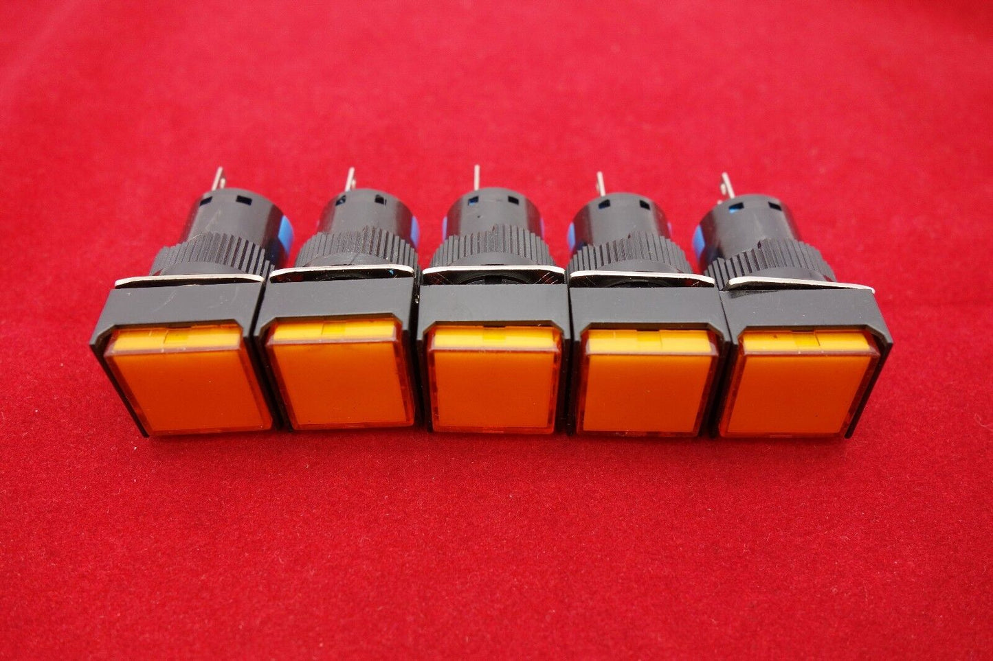 5PCS 16MM Yellow Square Momentary Spring return PUSH BUTTON 3 Pins LA39-E11F/Y