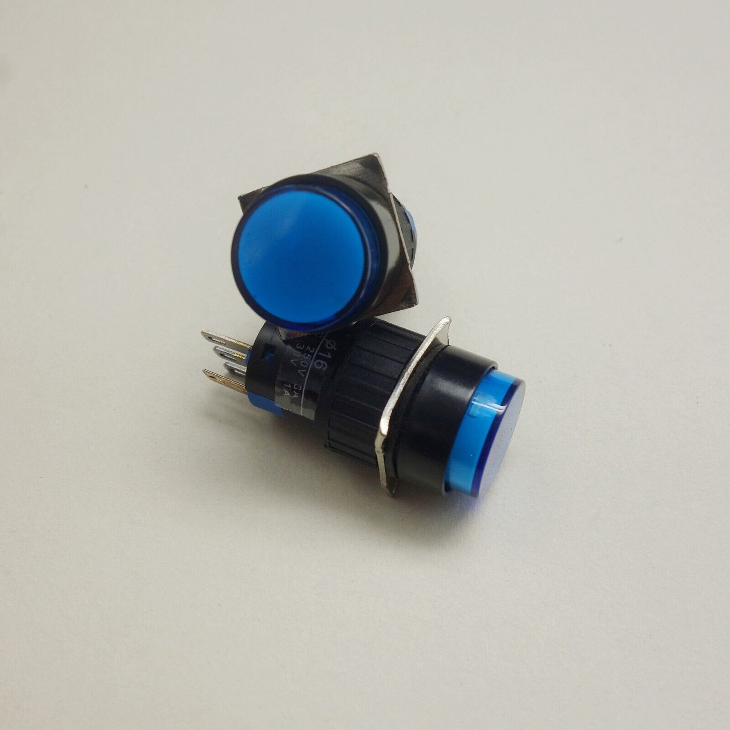 2PCS 16MM BLUE LED ILLUMINATED ROUND Momentary PUSH BUTTON 2NO/2NC 2POLES LA39-E