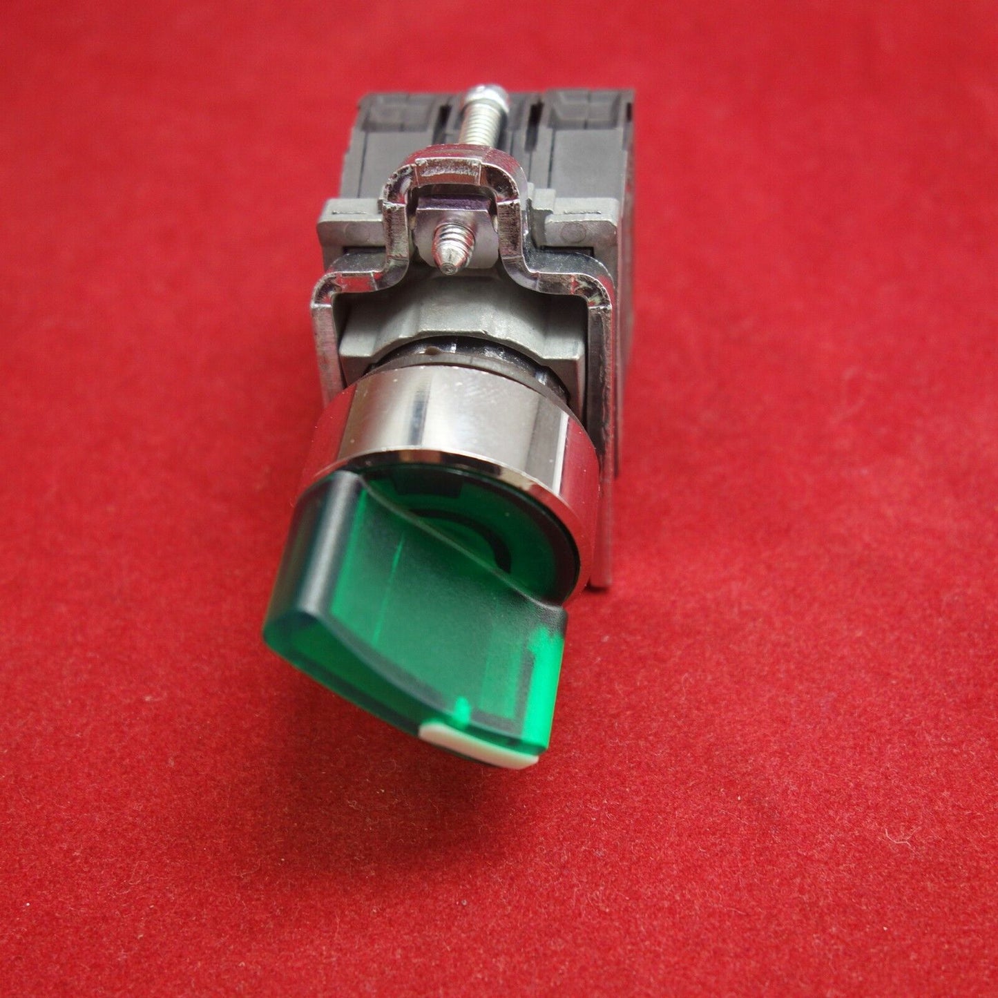 22mm ILlUMINATED Selector switch 3 Position Fits Green XB4BK133B5 24V Maintained