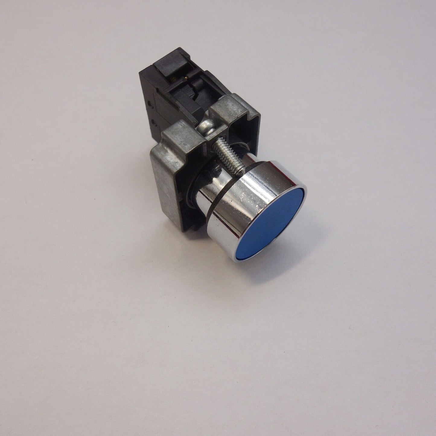 1PCS NEW FITS XB2BA61 Blue 22MM Momentary PUSH BUTTON Switch 1NO