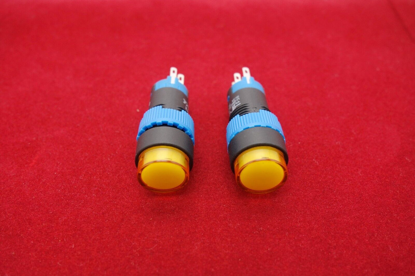2PCS Cutout 12MM 6V Yellow LED ILLUMINATED Round Latching PUSH BUTTON 5 PINS