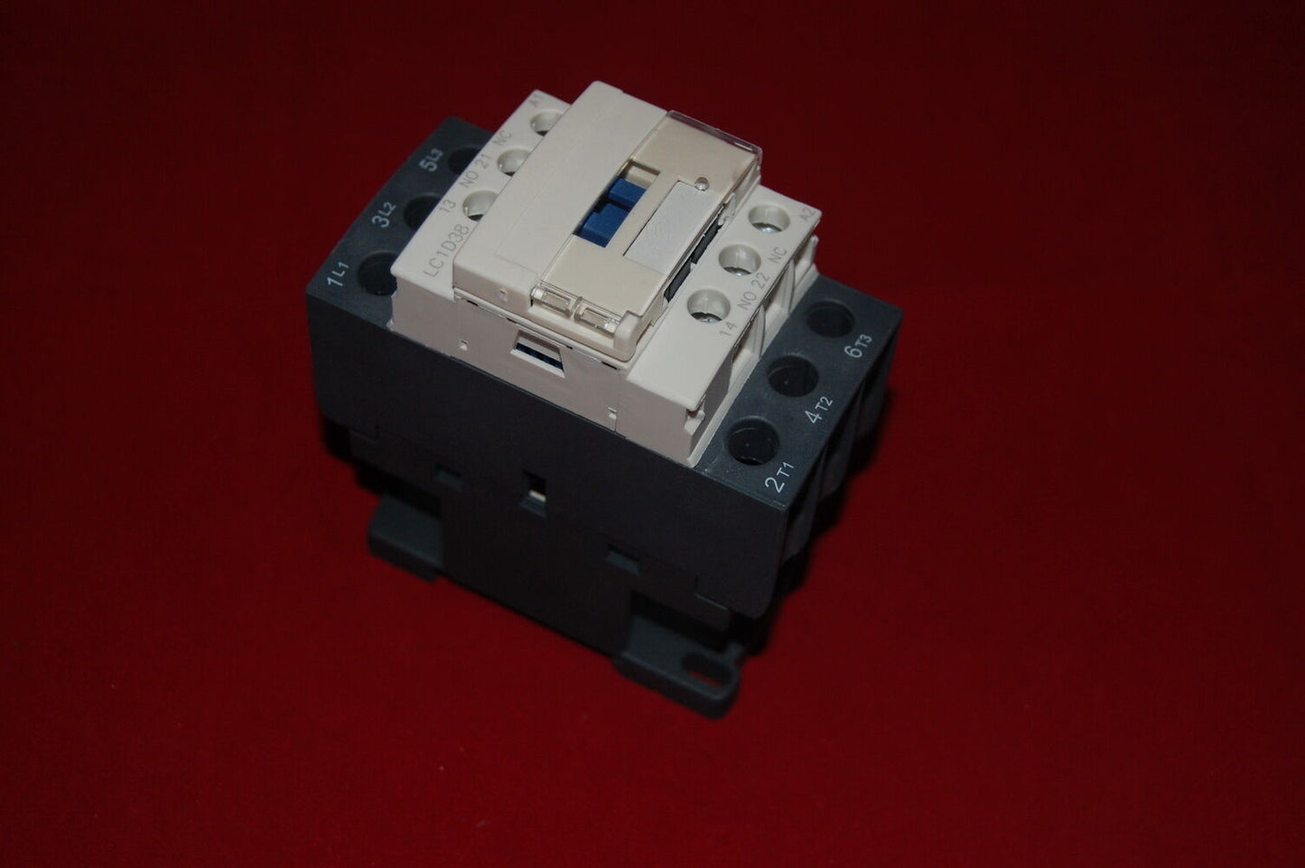 1pc New type FITS LC1D38E7 AC CONTACTOR 38A COIL 48V AC 50/60HZ