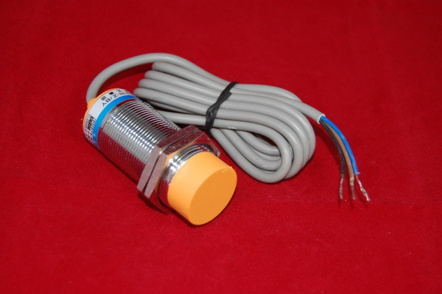 1 PC LJC30A3-H-Z/BY Capacitive Proximity Sensor Approach Switch PNP NO DC