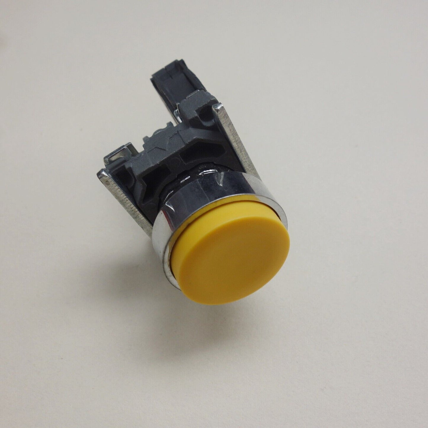 1PC 22MM PUSHBUTTON SWITCH FITS XB4BL51 YELLOW 1NO Projecting push XB4BL
