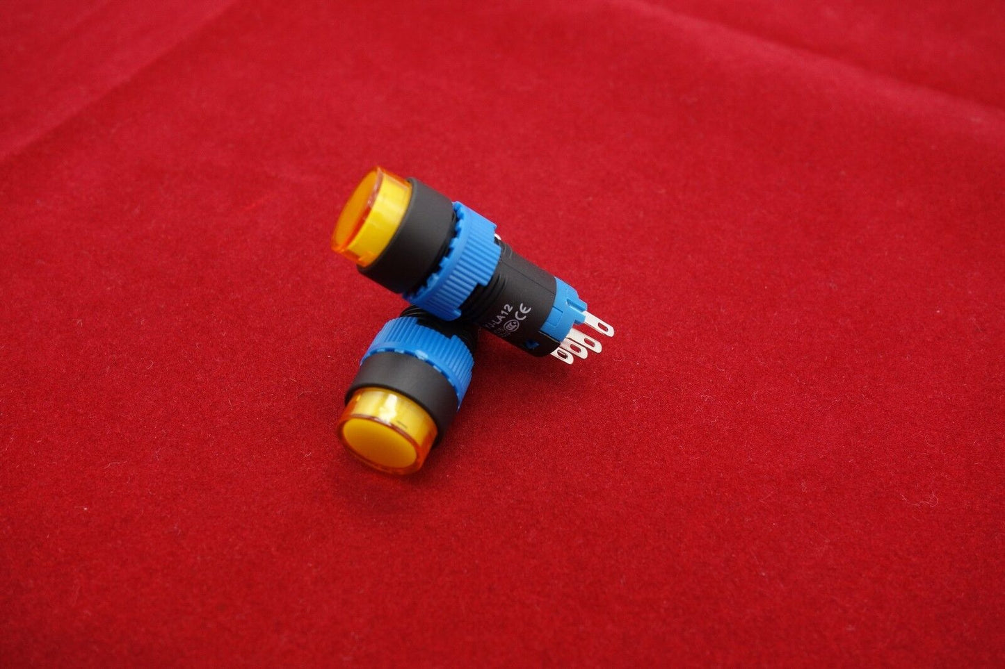 2PCS Cutout 12MM 6V Yellow LED ILLUMINATED Round Latching PUSH BUTTON 5 PINS