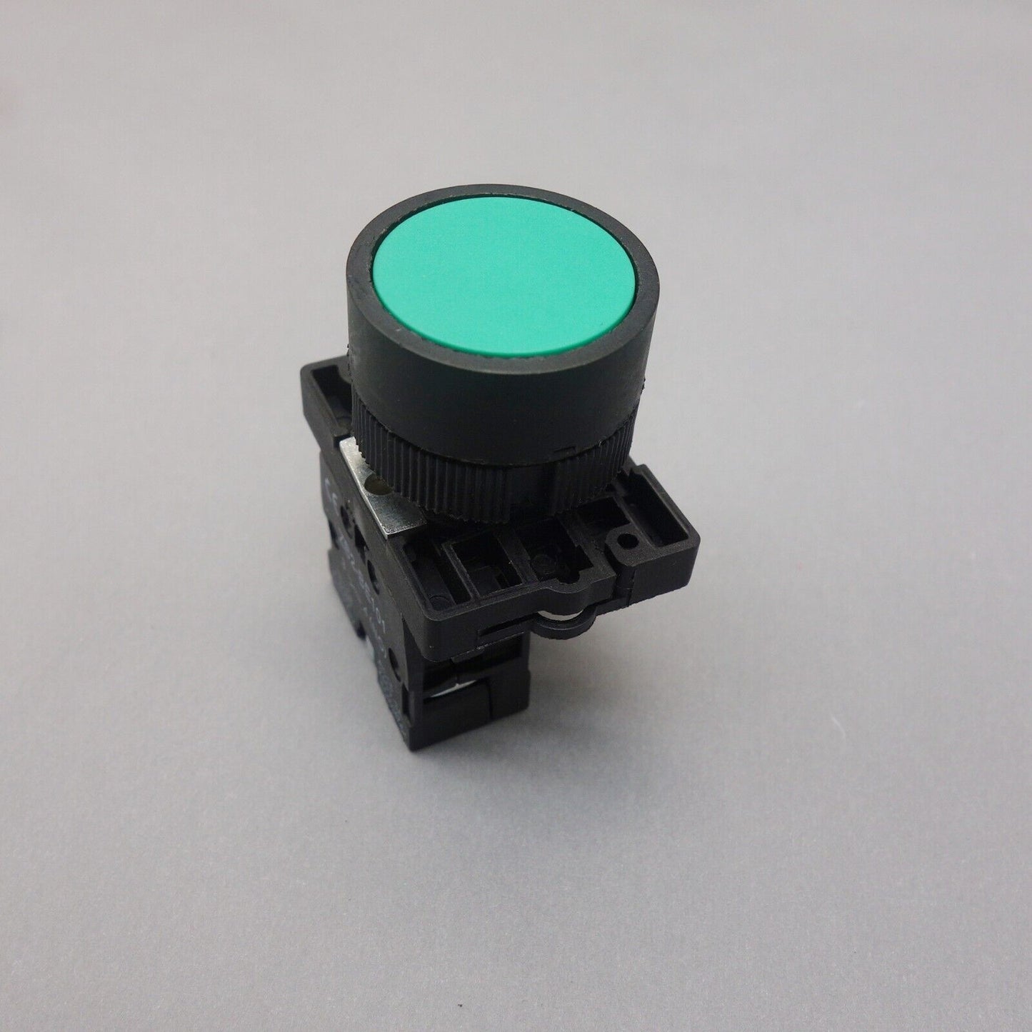 2PCS 22MM PUSHBUTTON SWITCH FITS XB2EA31 Green 1No flush push Momentary Plastic