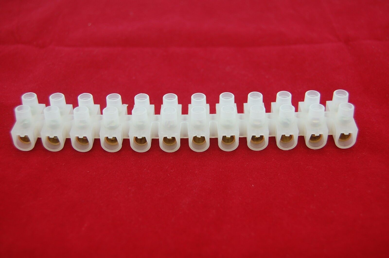 1PC U Type 30A 12P Terminal Block Material PA 66, 94V-2 M4x7 High quality