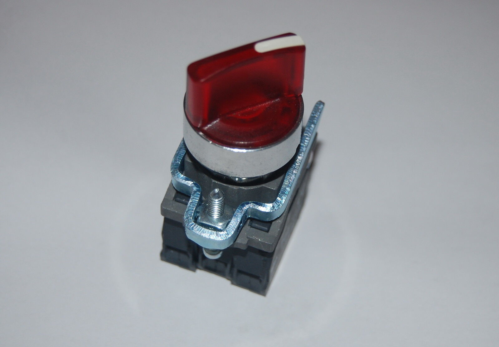 1PC  22mm ILLUMINATED RED Select switch 2 Position Maintained Fits XB4BK124B5