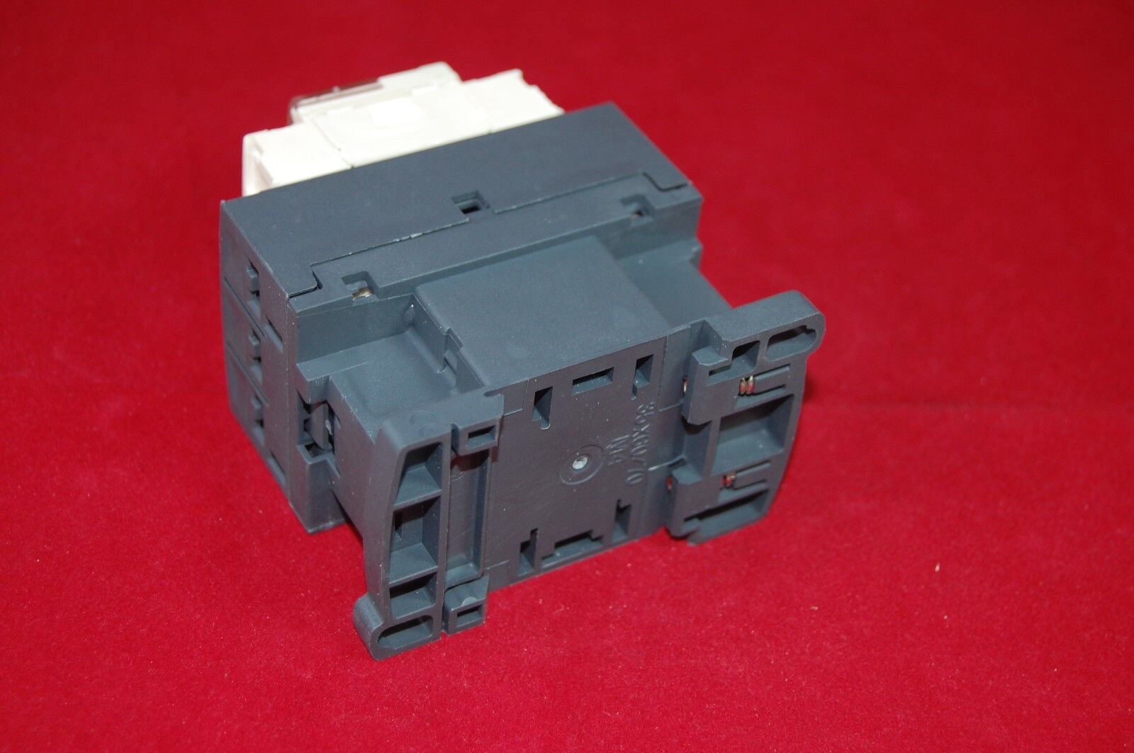 1pc New type FITS LC1D18B7 AC CONTACTOR 18A COIL 24V AC 50/60HZ