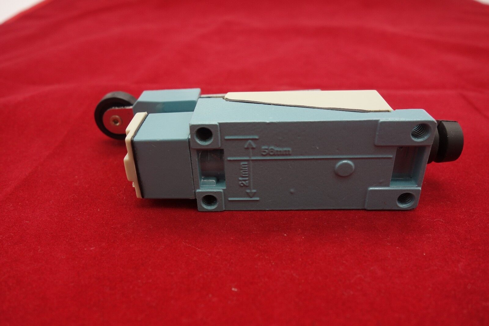 1PC NEW ME-8108 LIMIT SWITCH 240V 5A  LIMITED SWITCH FITS TZ-8108 XCE-145 IP65