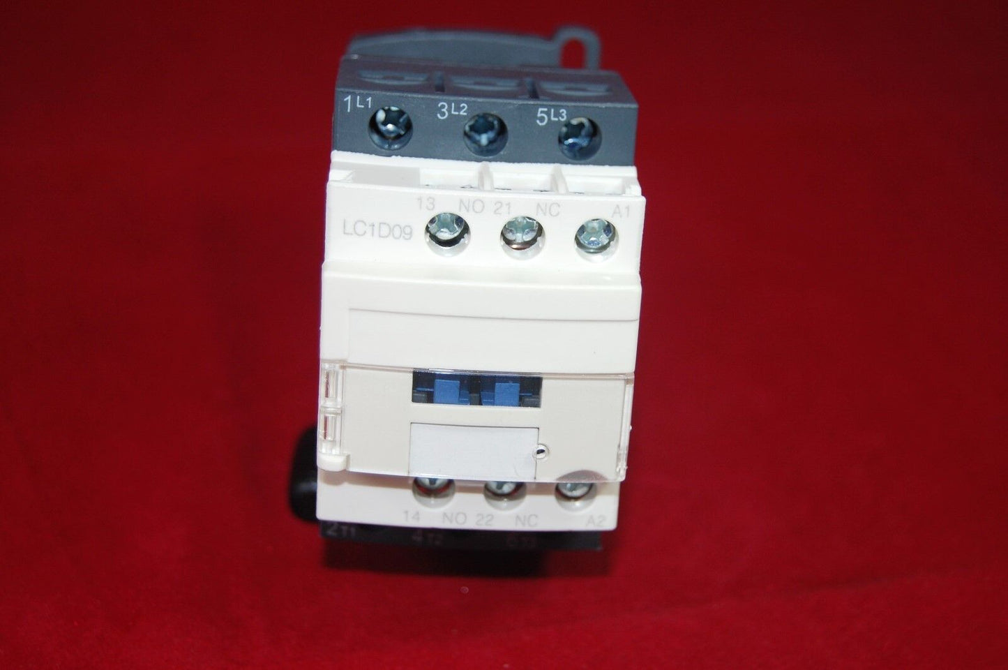 1pc New type FITS LC1D09M7 AC CONTACTOR 9A COIL 220V AC 50/60HZ