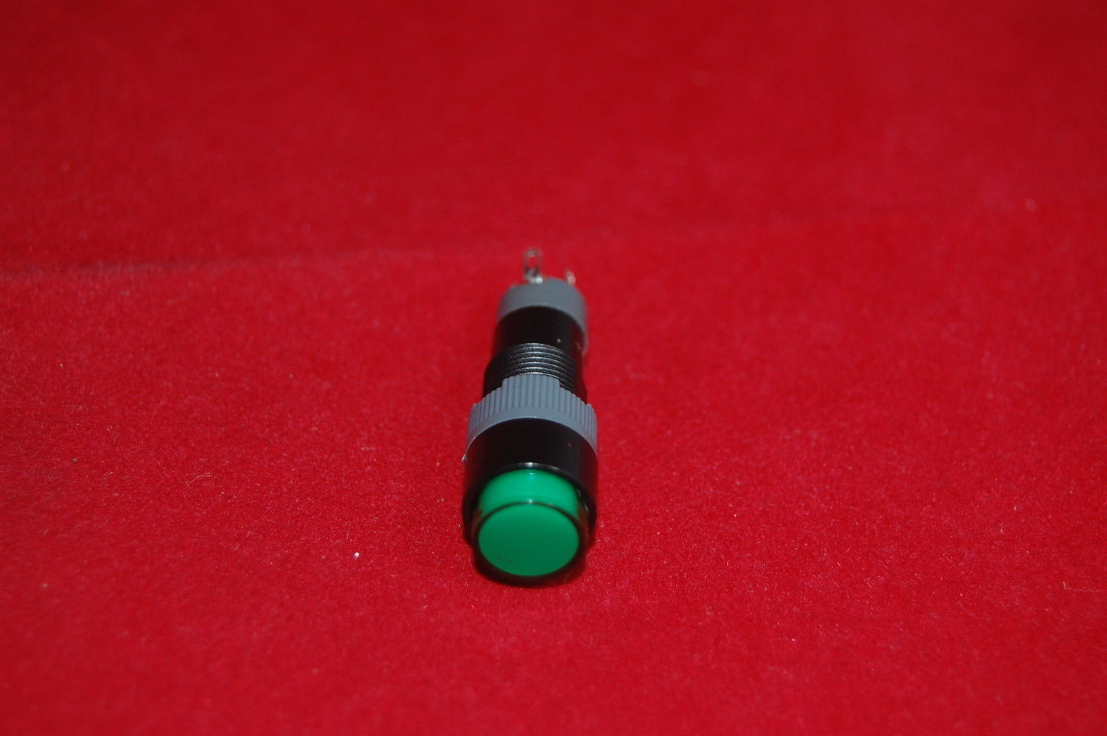 2PCS 10MM GREEN  ROUND Momentary PUSH BUTTON LED ILLUMINATED 220V AC 5 PINS