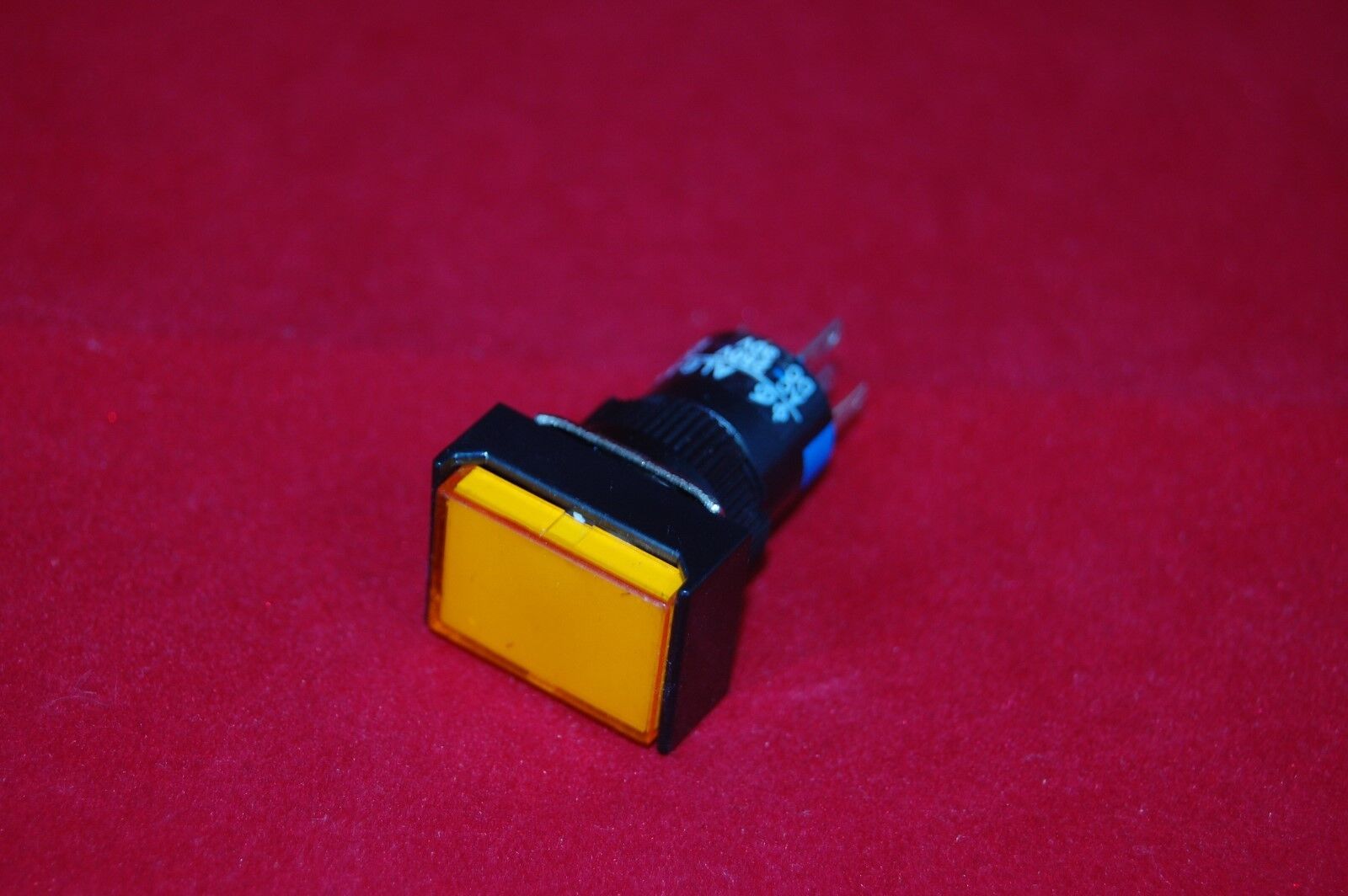 2PCS 16MM Yellow Rectangle latching PUSH BUTTON ILLUMINATED 6V 5 PINS