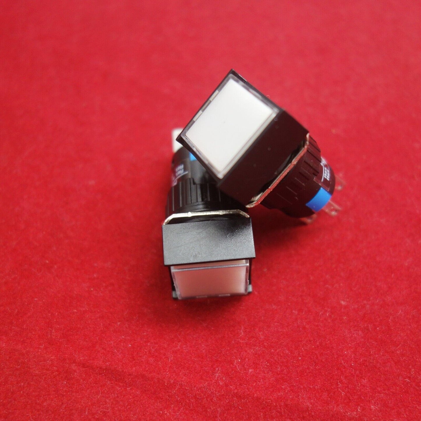 2PCS 16MM Square White LED ILLUMINATED Latching PUSH BUTTON 2NO/2NC 2POLES LA