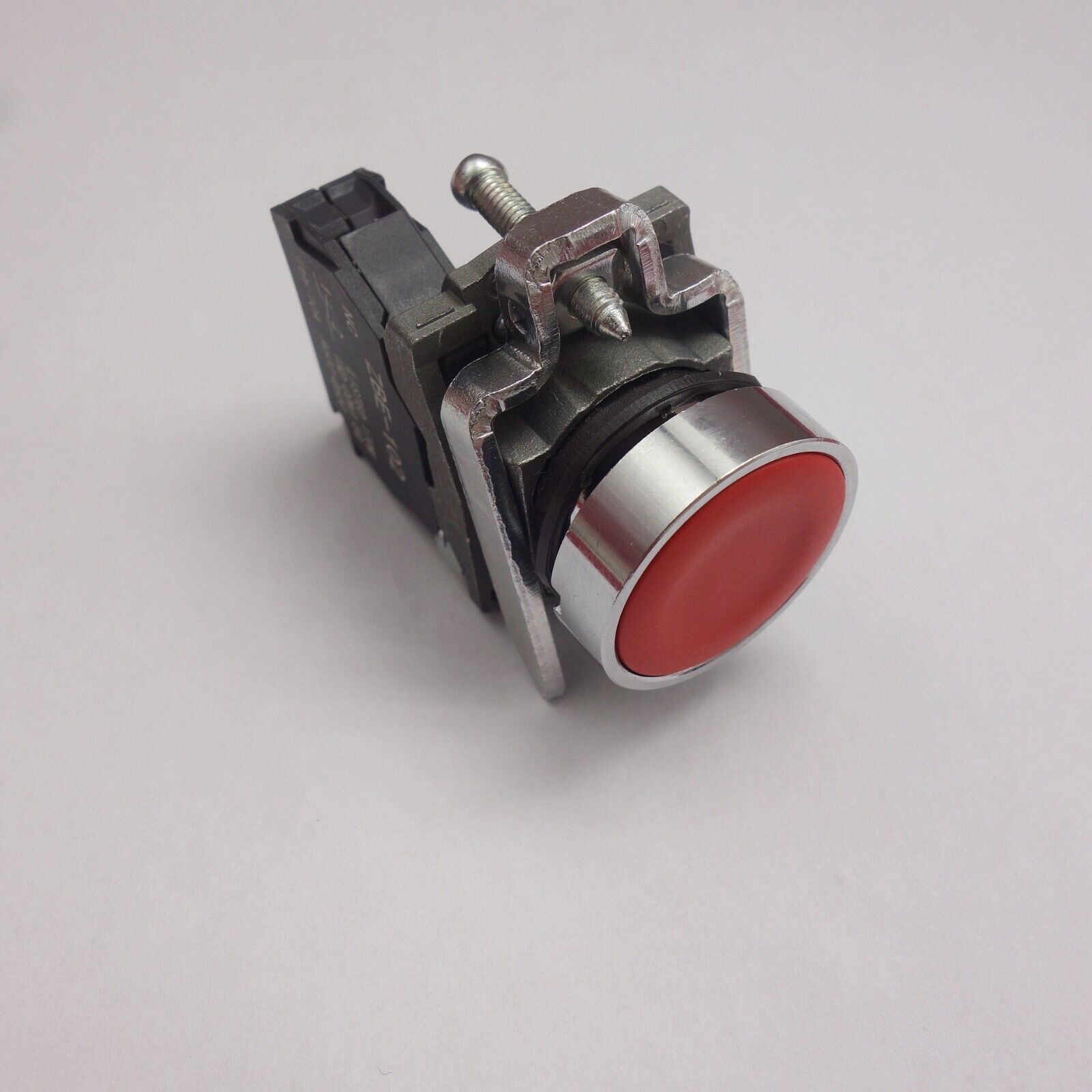1PC NEW 22MM Metal PUSHBUTTON SWITCH FITS XB4BA42 RED 1N/C Momentary