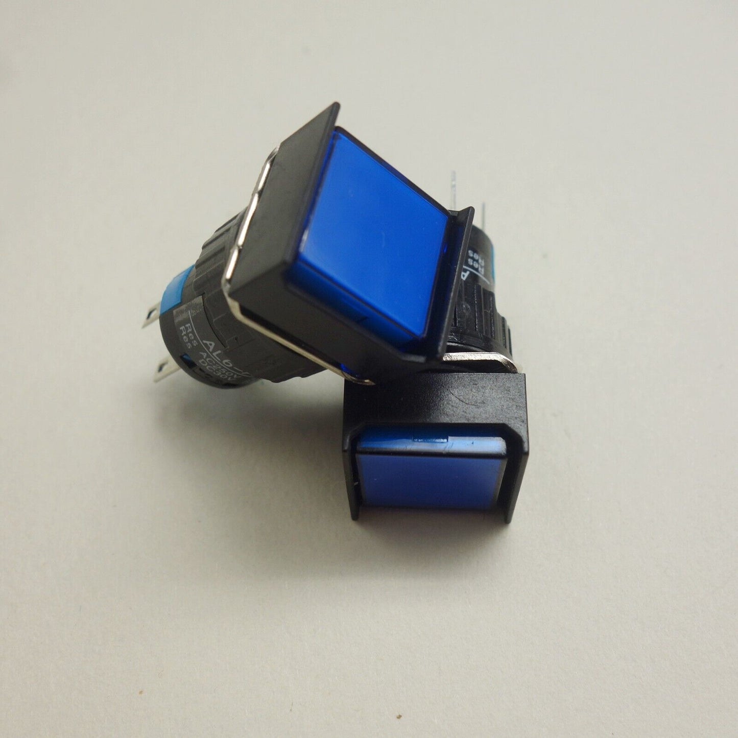 2PCS 16MM Square Blue LED ILLUMINATED Latching PUSH BUTTON 2NO/2NC 2POLES LA