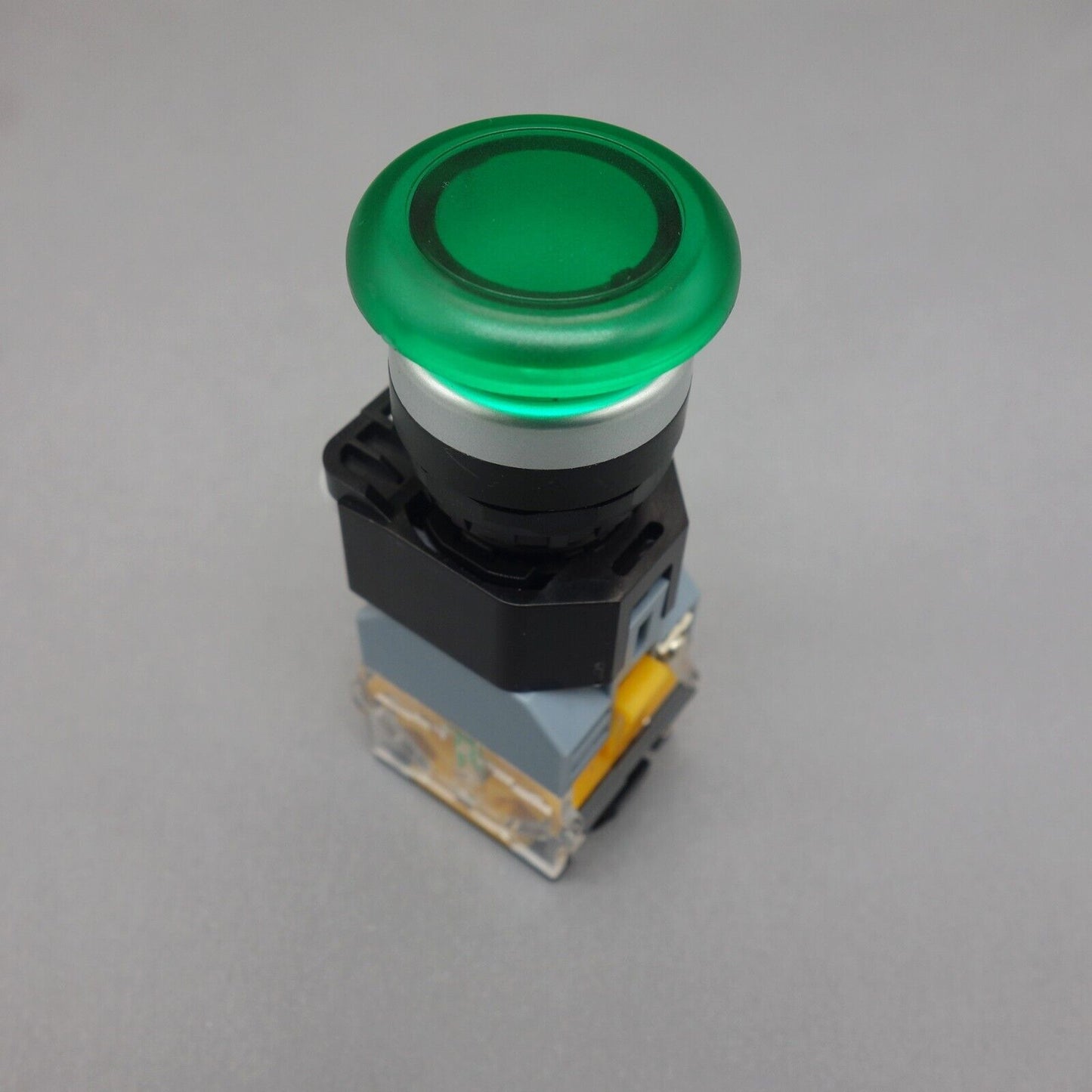 1pc 110V Green Led Illuminated mushroom pushbutton Momentary 1NO/1NC Plastic LA