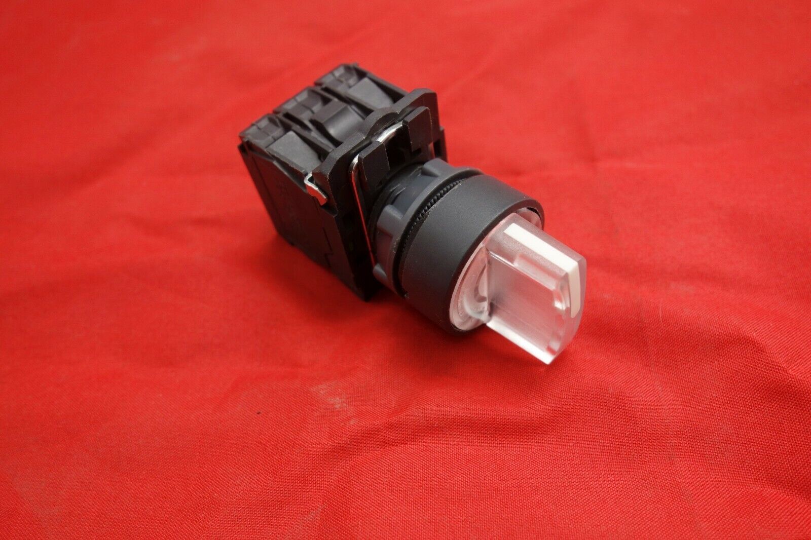 22mm ILLUMINATED Selector switch 2 Position Fits White XB5AK121M5 220V Maintain