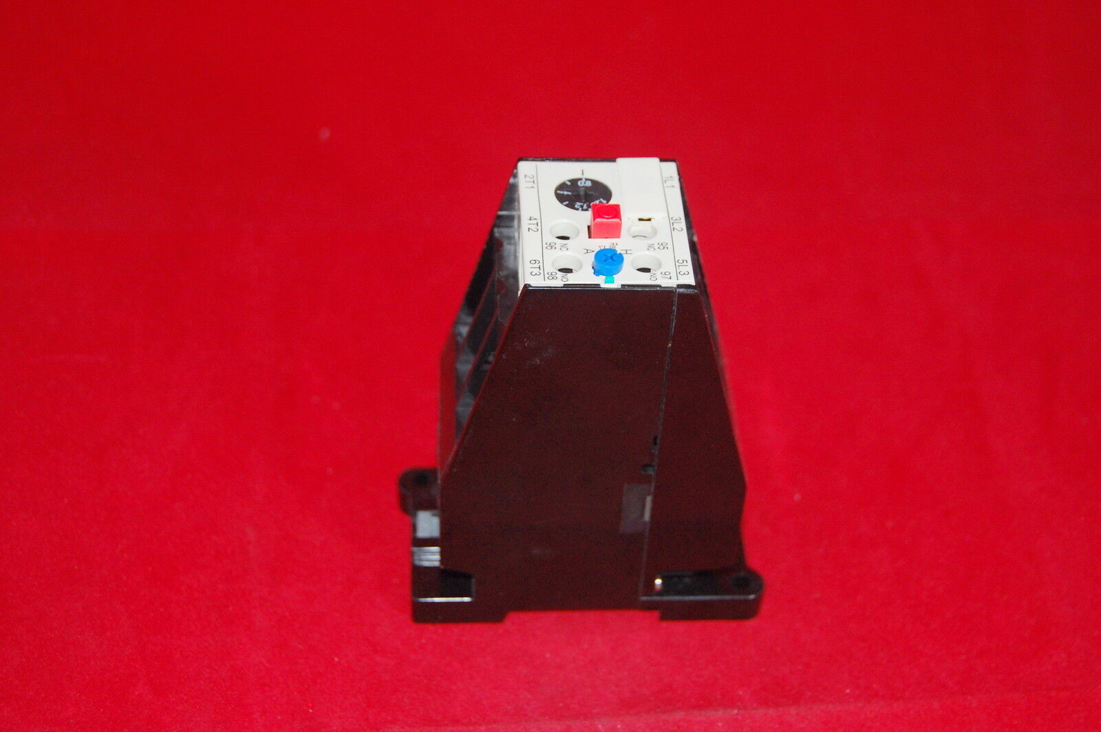ONE NEW IN BOX FITS 3UA5900-2M THERMAL OVERLOAD Relay 32-45A