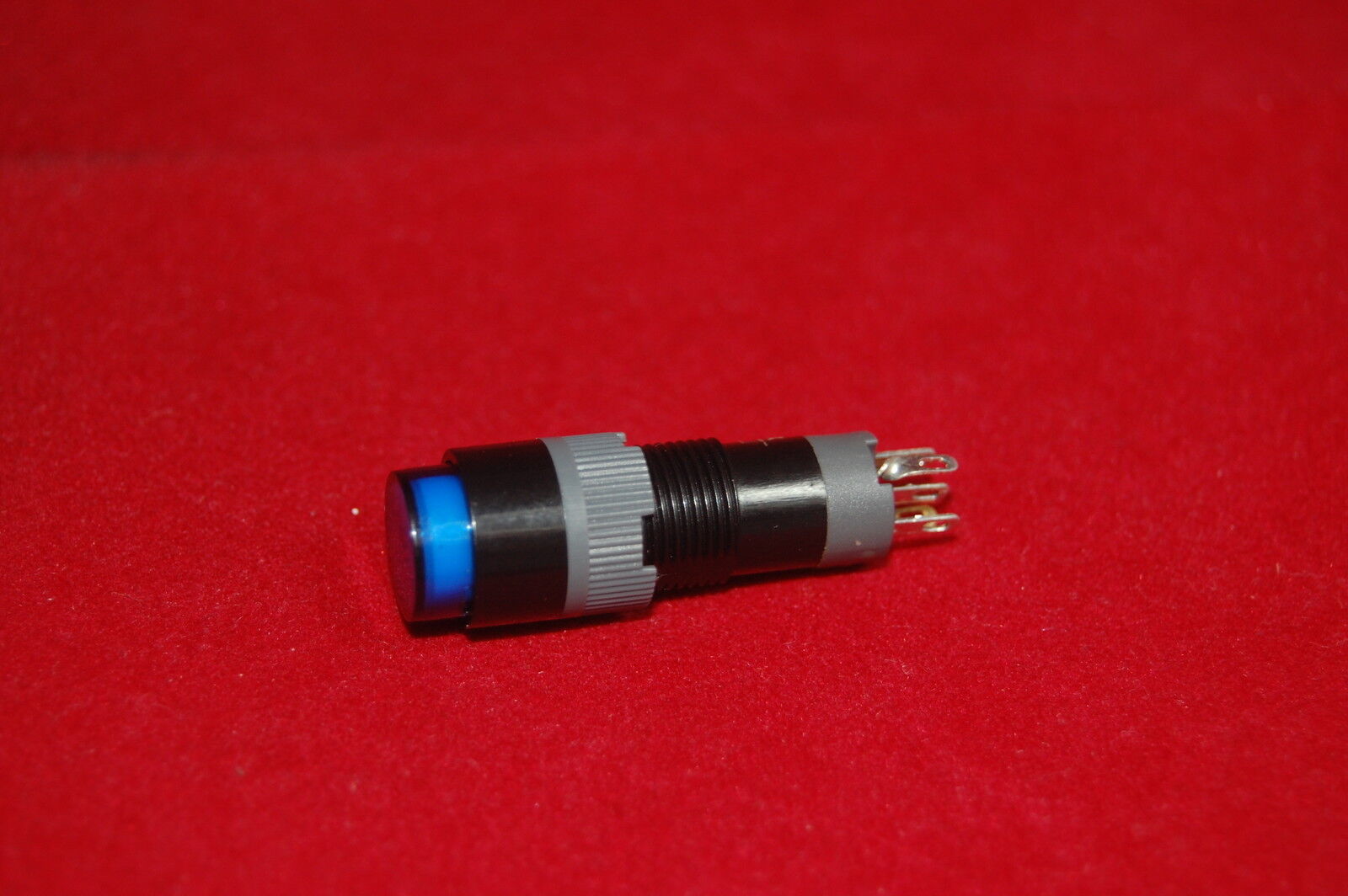 2PCS 10MM Blue ROUND  Momentary PUSH BUTTON LED ILLUMINATED 6.3V DC/AC 5 PINS