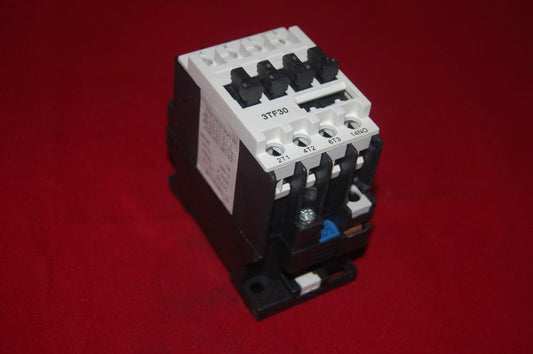 1pc New  FITS 3TF30 10 AC CONTACTOR 9A COIL 24V AC 50/60HZ